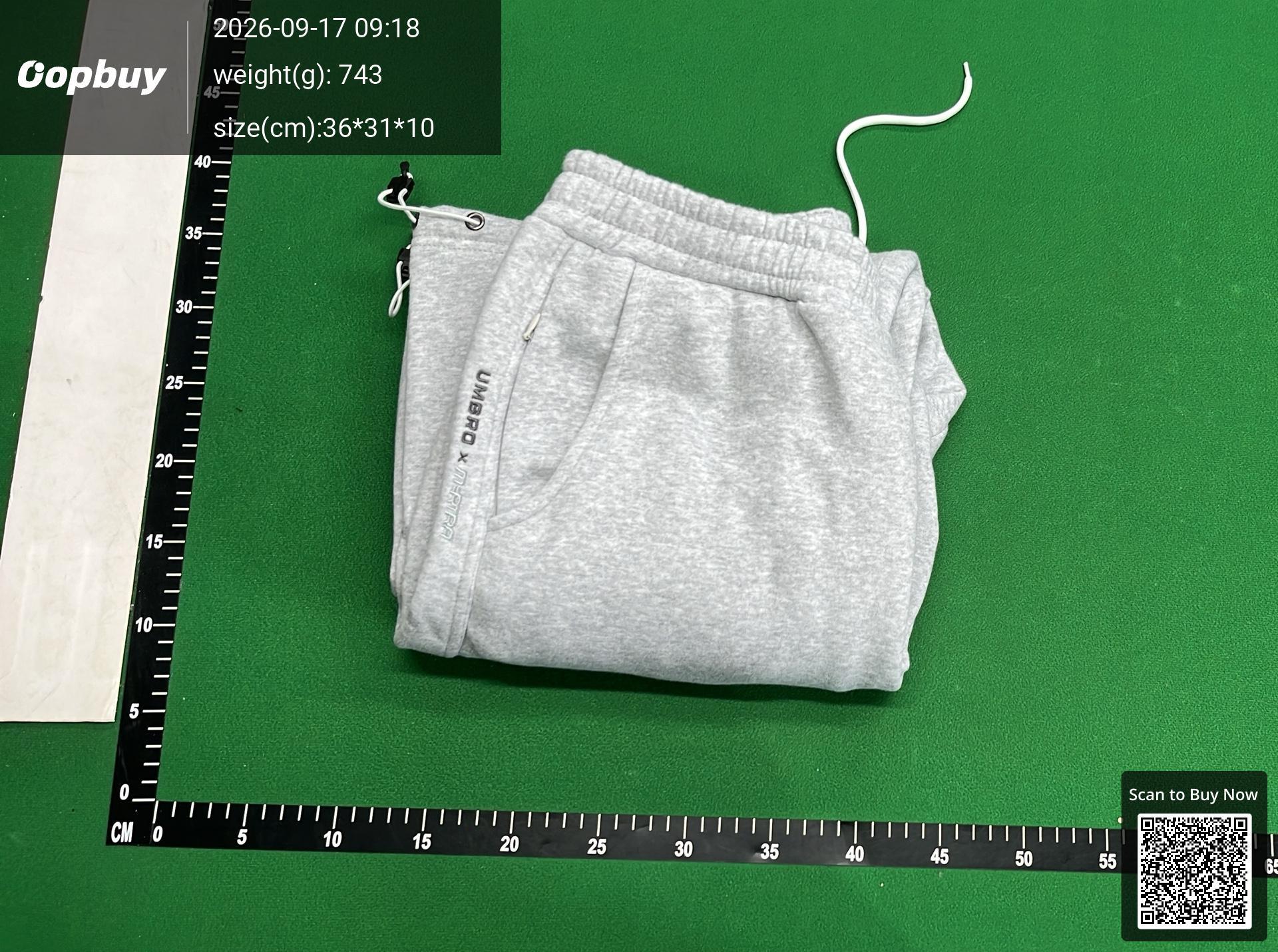 Foto QC 8 de Mertra Heavyweight Embroidered Zip Sweater Cream