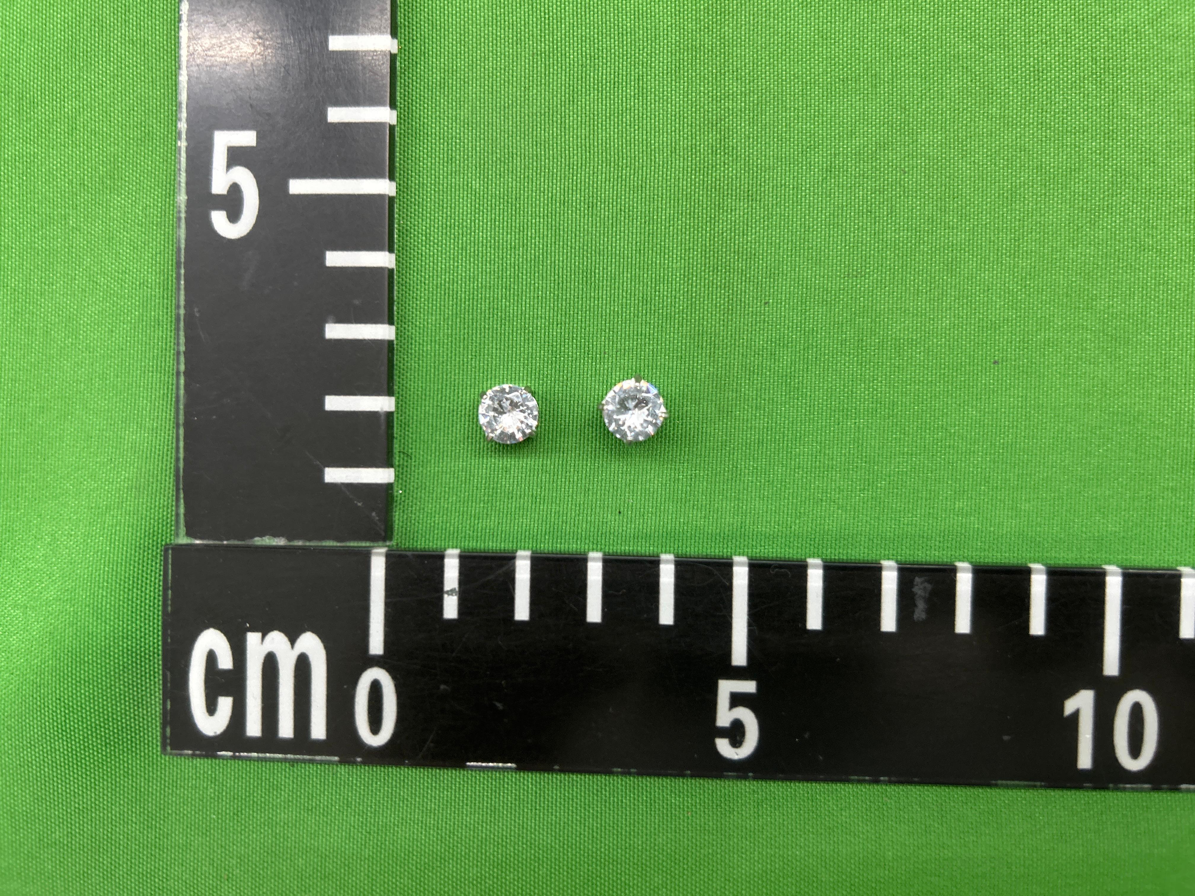 Foto QC 3 de Other Magnetic Earrings Titanium Steel Zircon Black