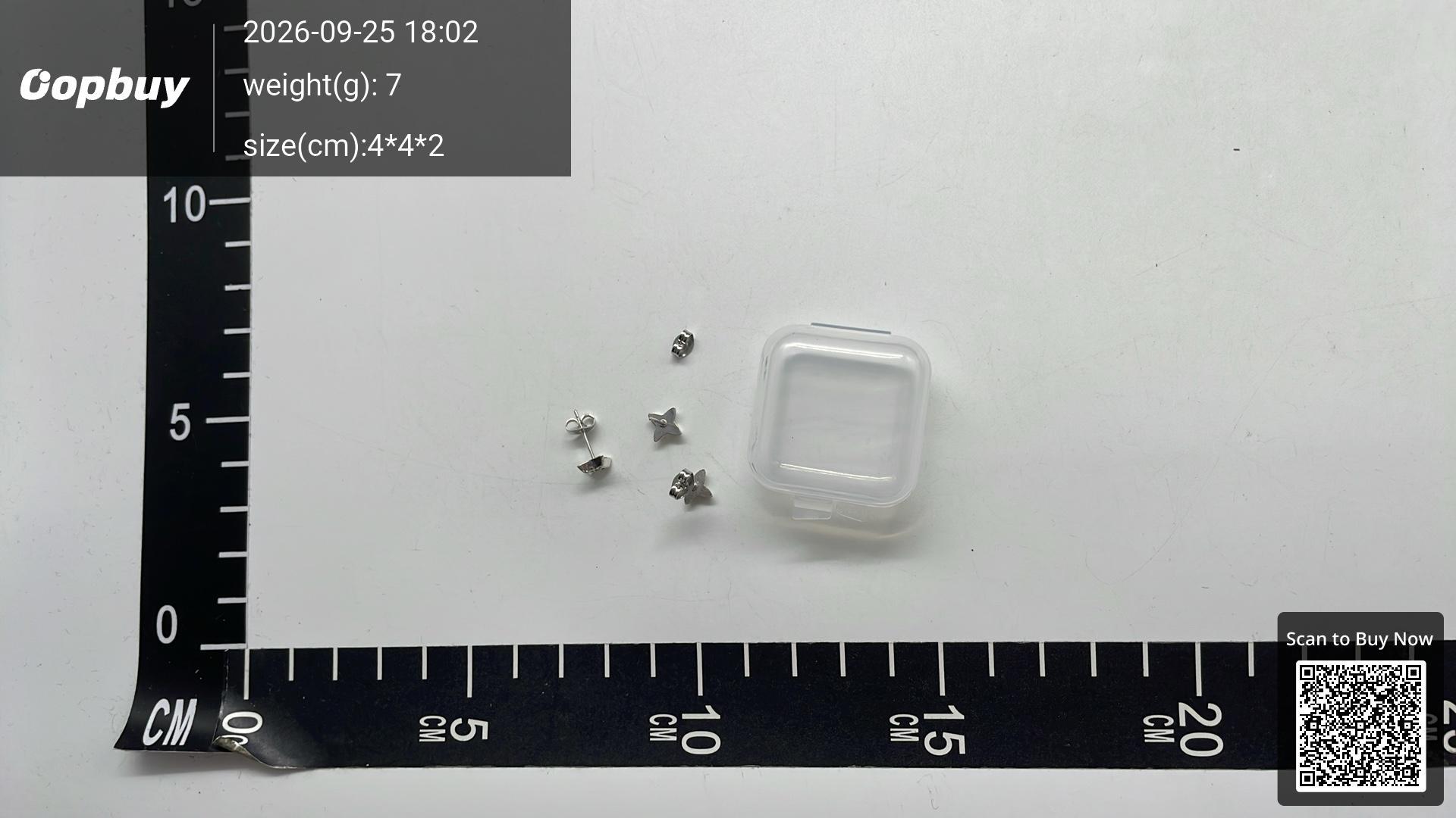 Foto QC 3 de Louis Vuitton Stud Earrings Metal Strass Silver