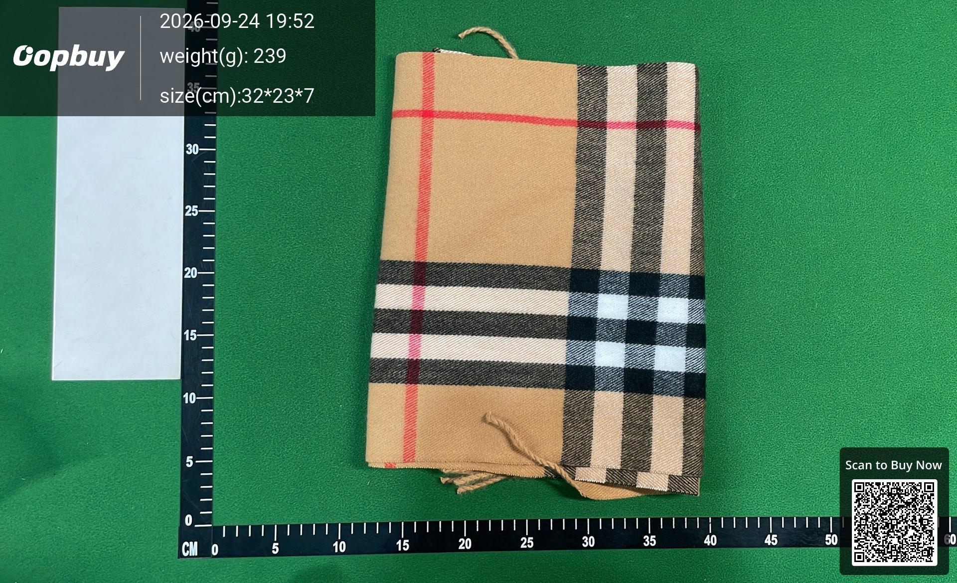 Foto QC 4 de Burberry Check Scarf Archive Beige