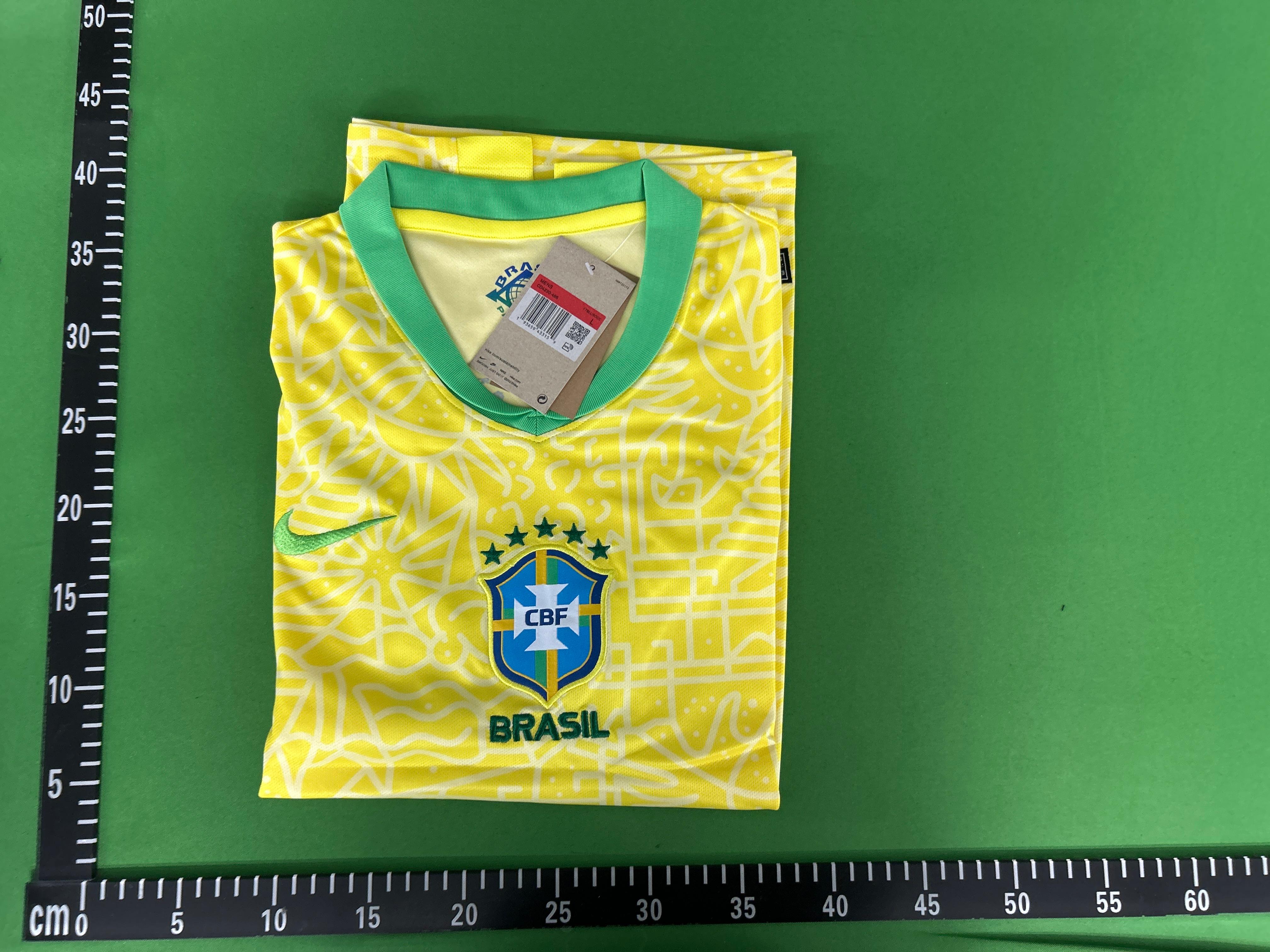 Foto QC 5 de Fourteen x Cameroon 2025 Home Jersey Red