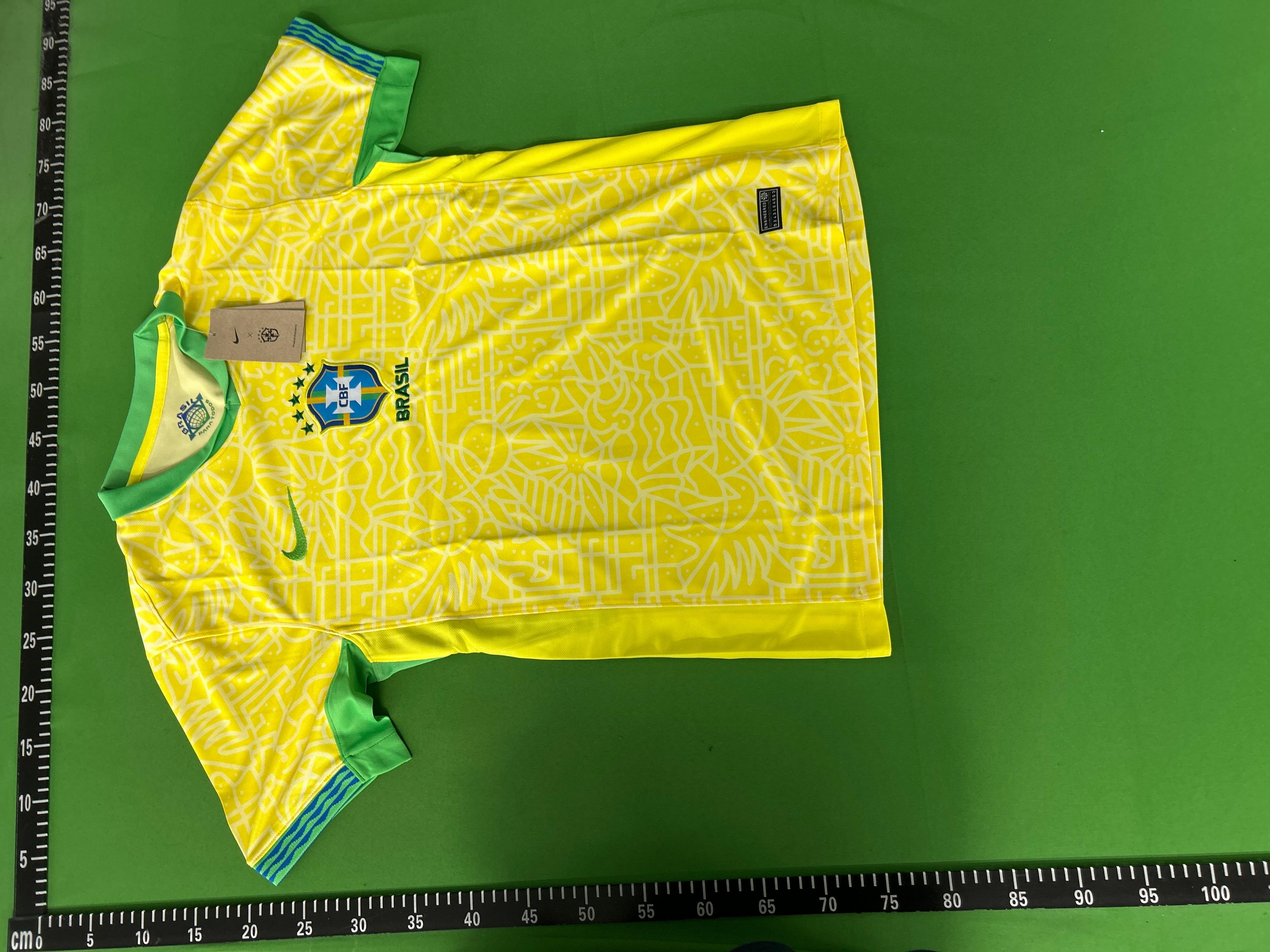 Foto QC 7 de Fourteen x Cameroon 2025 Home Jersey Red