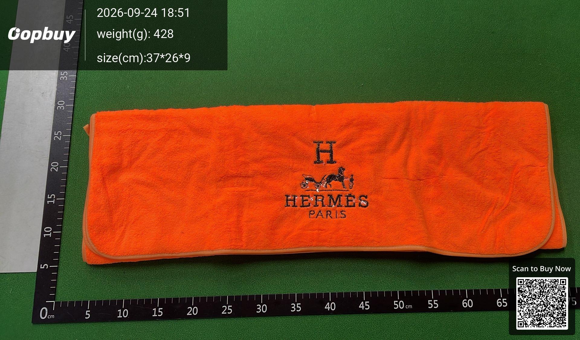 Foto QC 8 de Louis Vuitton Embroidered Towel Set (Set of 2) Orange