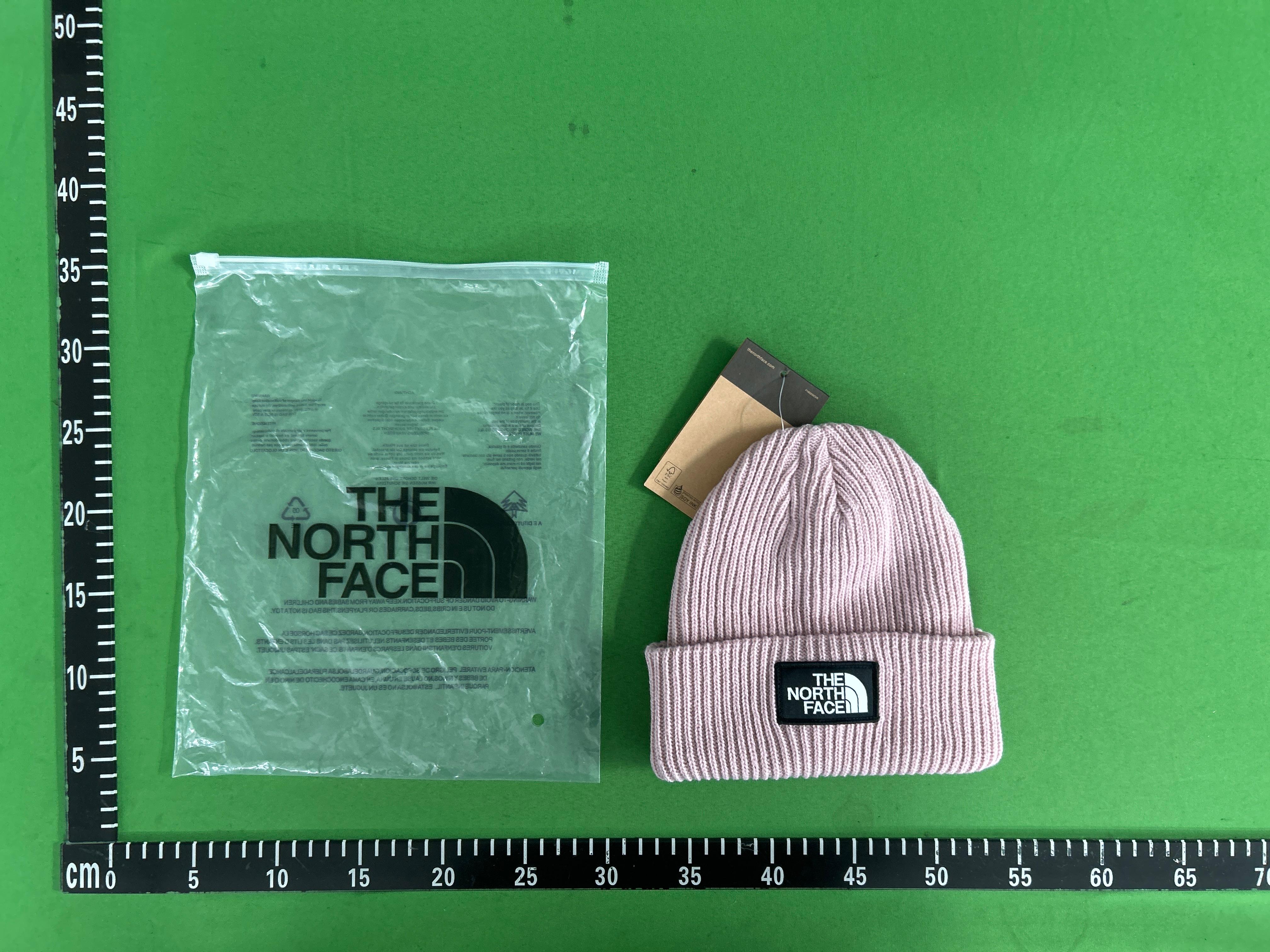 Foto QC 7 de Prada Triangle Logo Beanie White