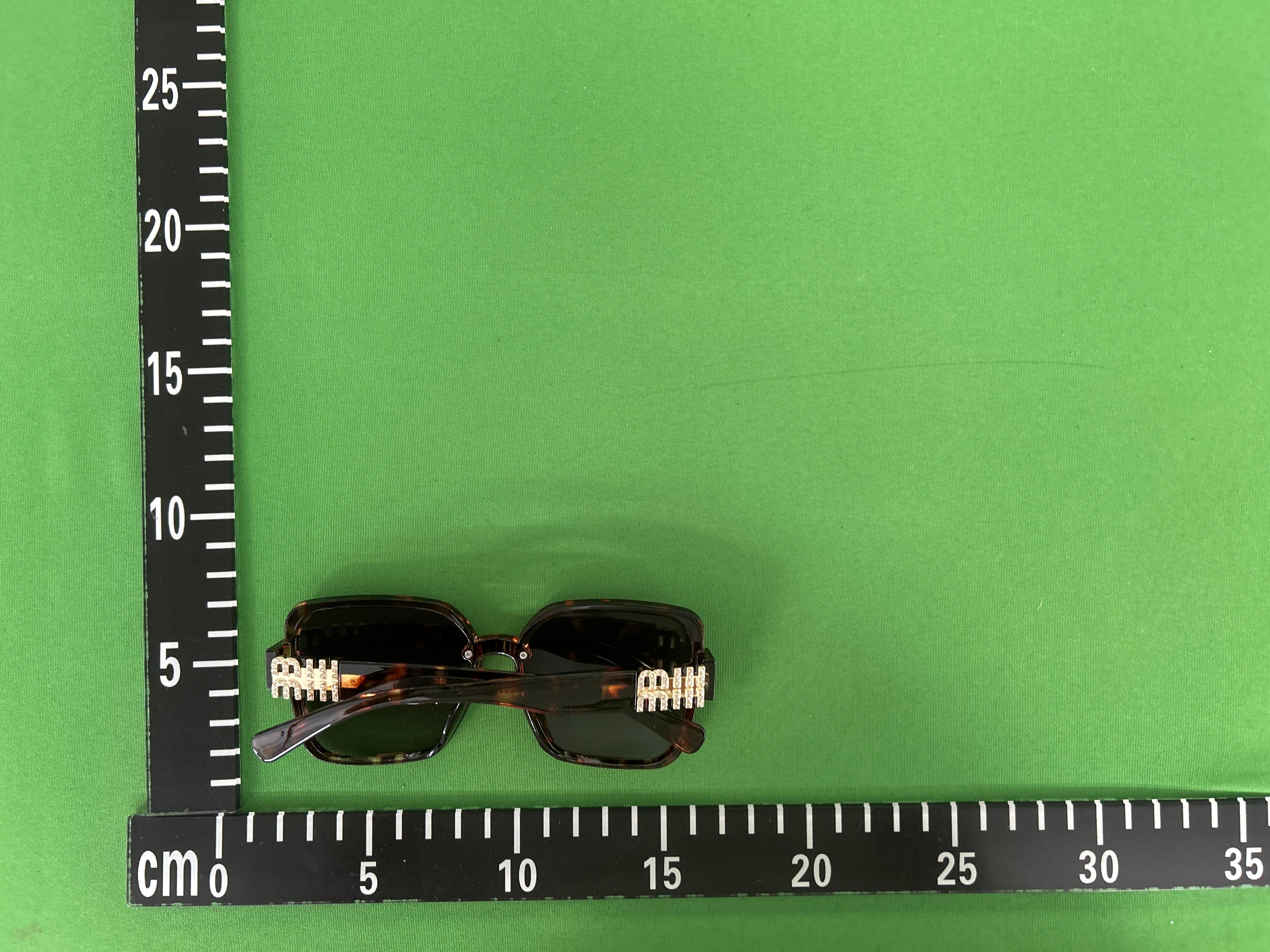Foto QC 4 de Miu Miu Square-Frame Acetate Sunglasses Havana Grey Gradient (9939)