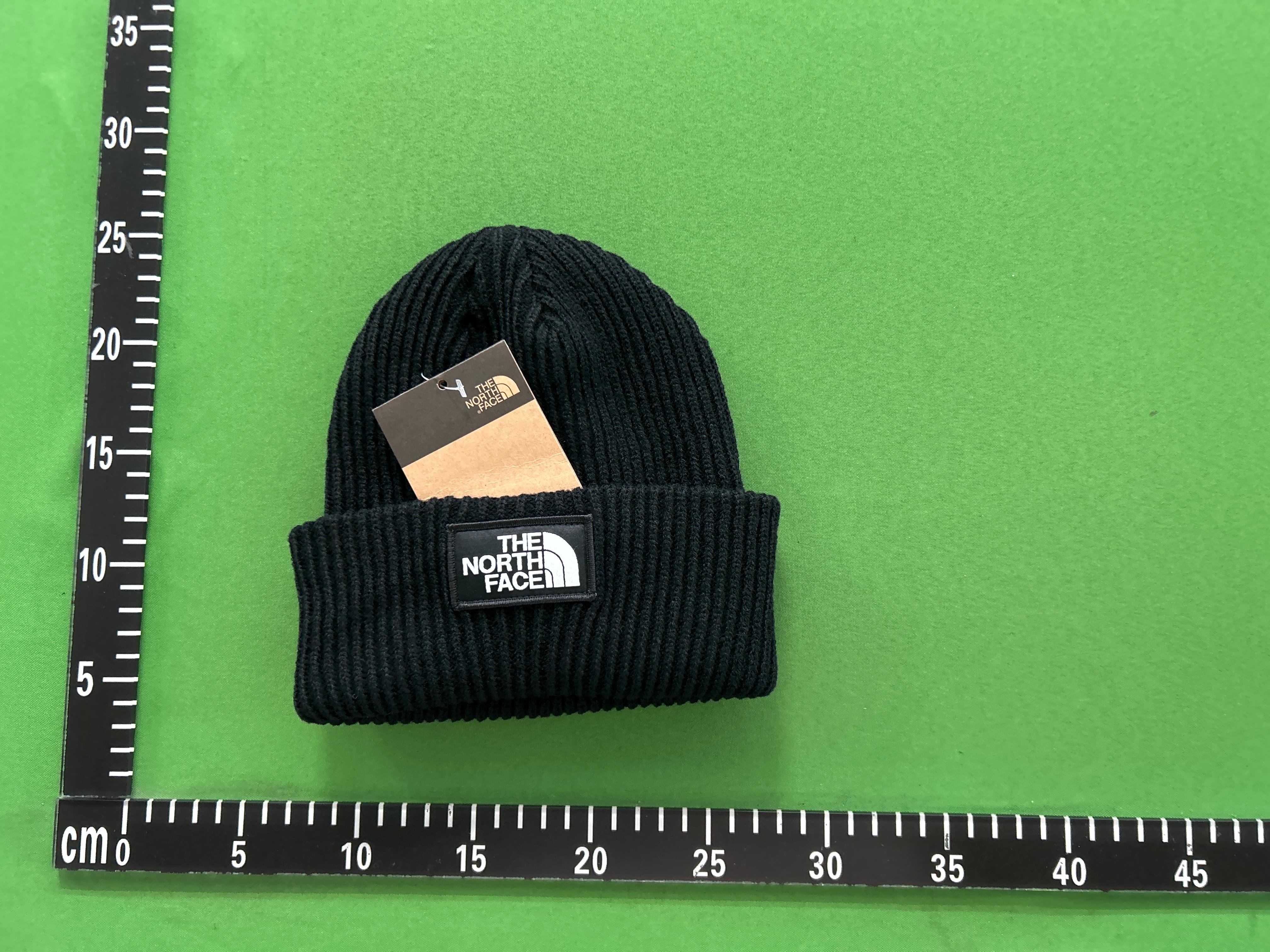 Foto QC 5 de Prada Triangle Logo Beanie White