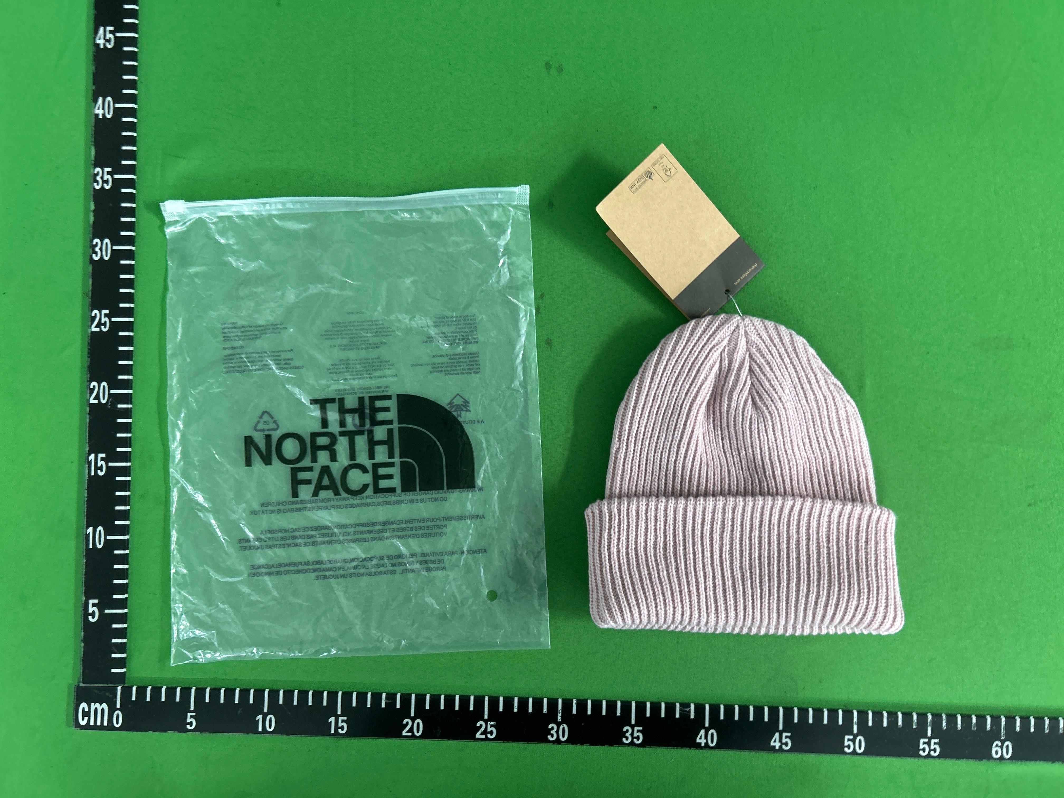 Foto QC 8 de Prada Triangle Logo Beanie White