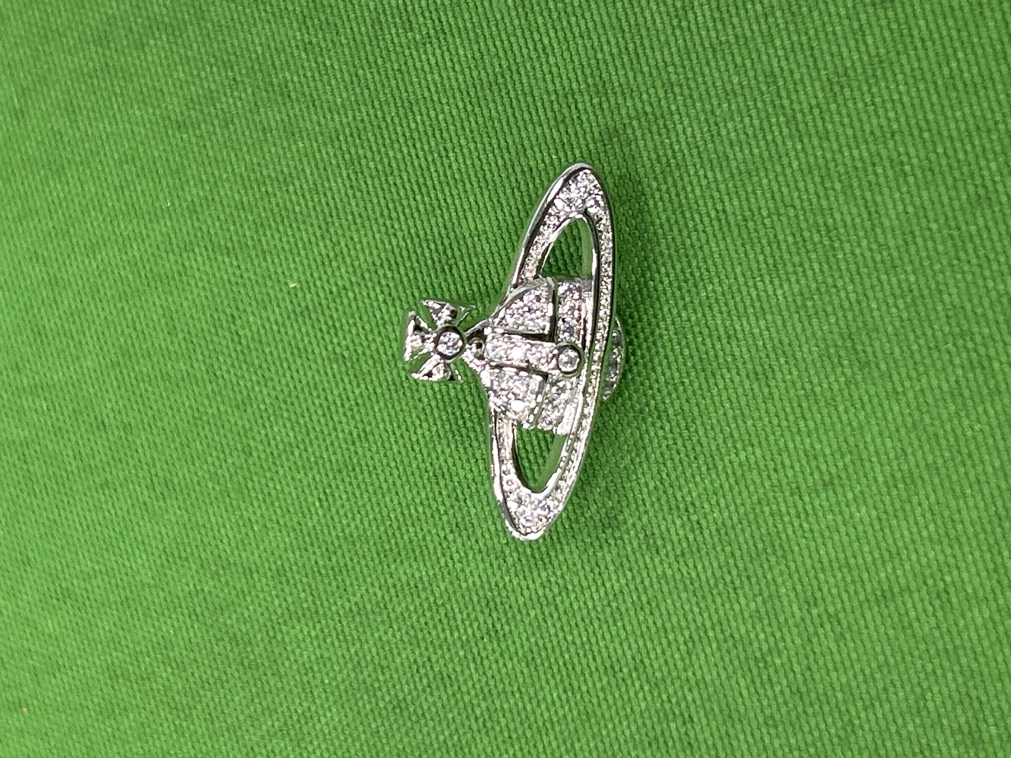 Foto QC 8 de Vivienne Westwood Orb Earrings Metal Crystal Silver