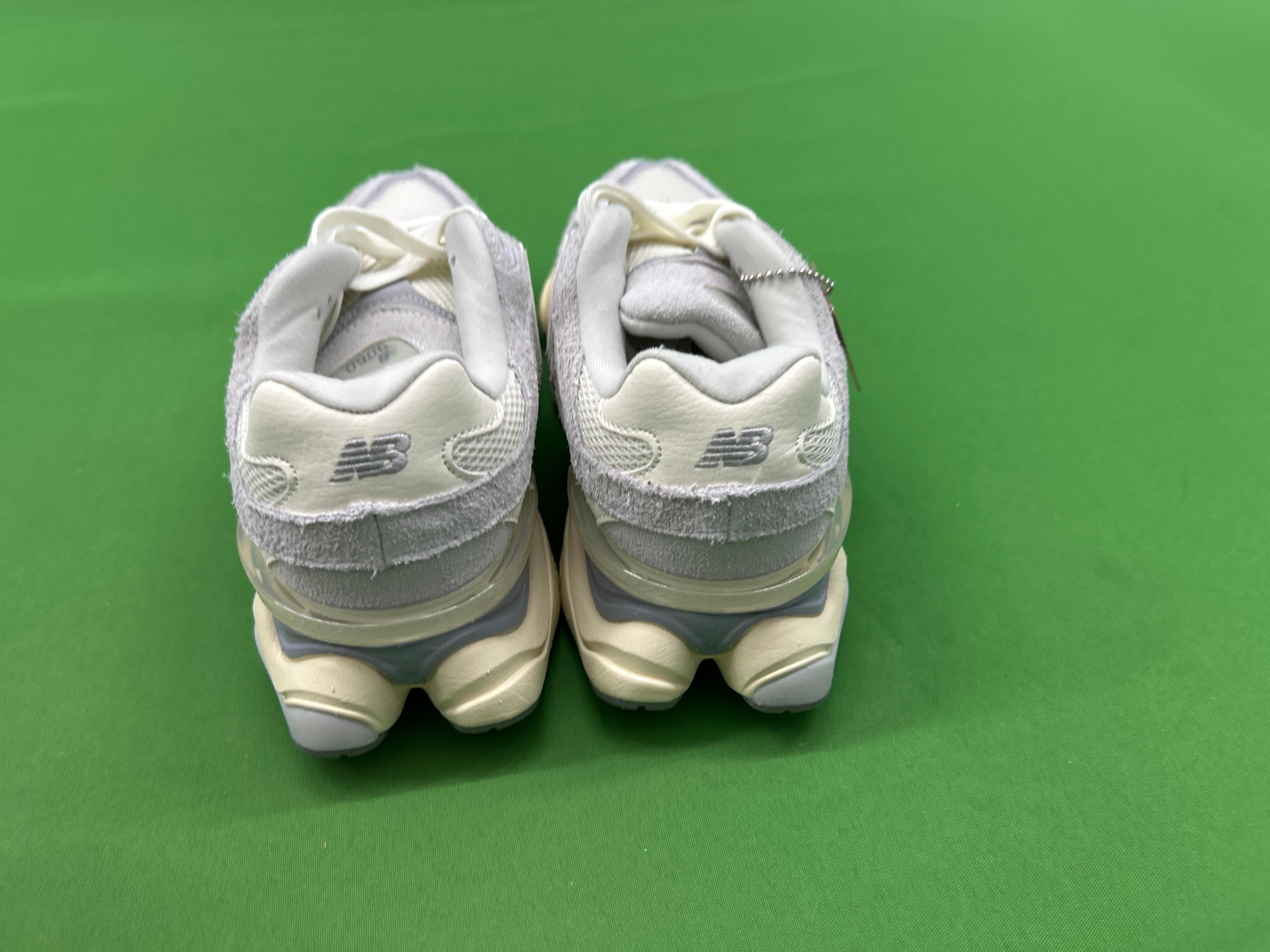 Foto QC 8 de New Balance 9060 Low Bodega Age of Discovery U9060BD1