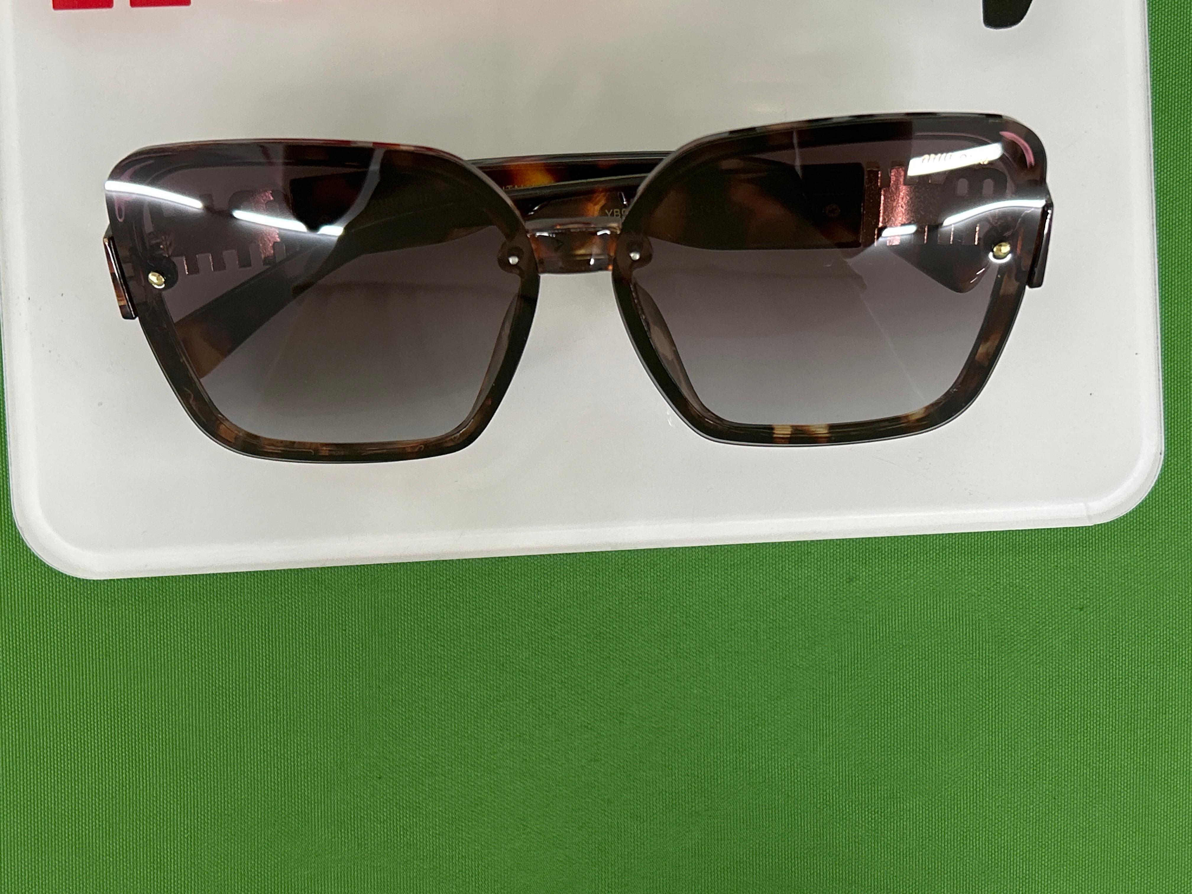 Foto QC 2 de Miu Miu Square-Frame Acetate Sunglasses Havana Grey Gradient (9939)