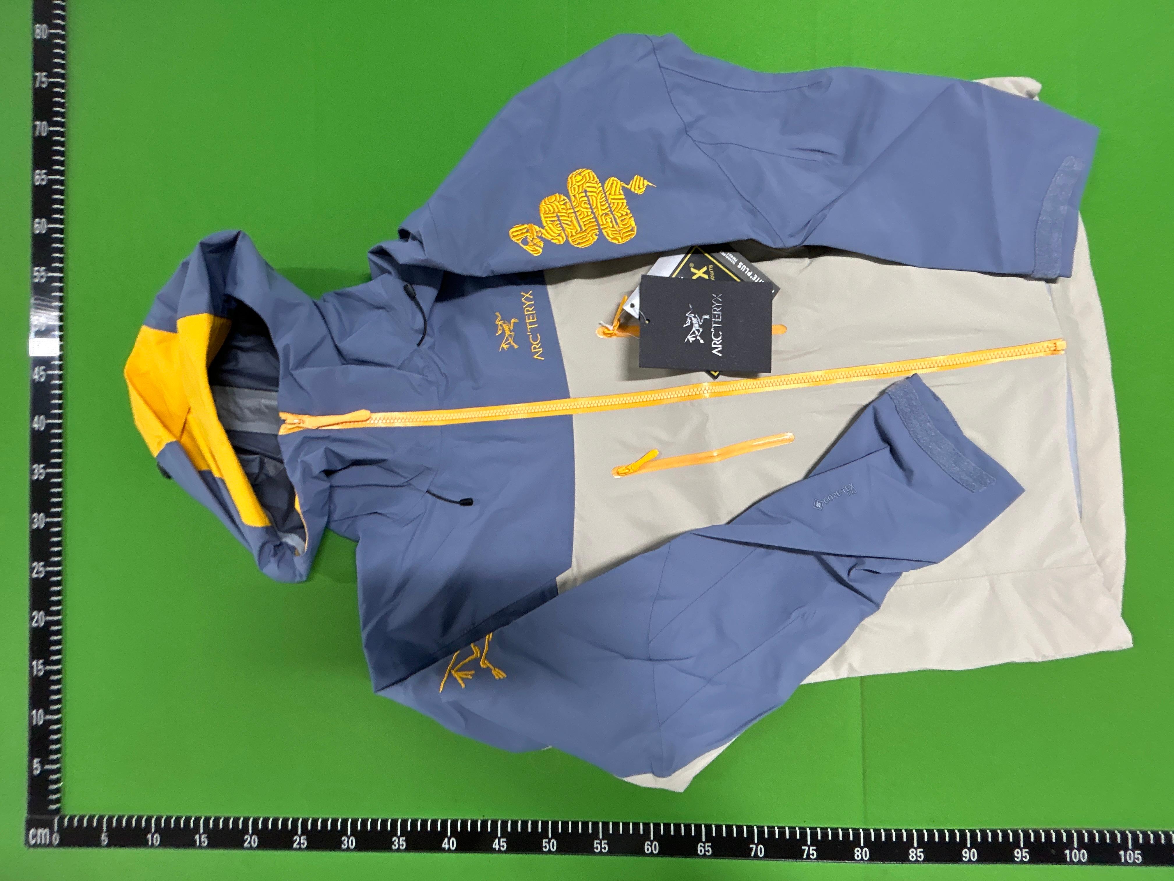 Foto QC 4 de Arcteryx Hooded Jacket Black