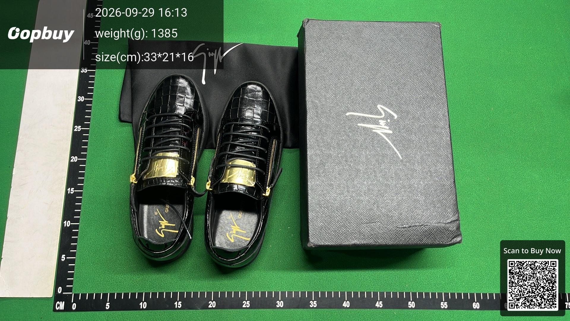 Foto QC 1 de Giuseppe Zanotti Frankie Leather Low Top Sneakers Black Patent Gold Zips
