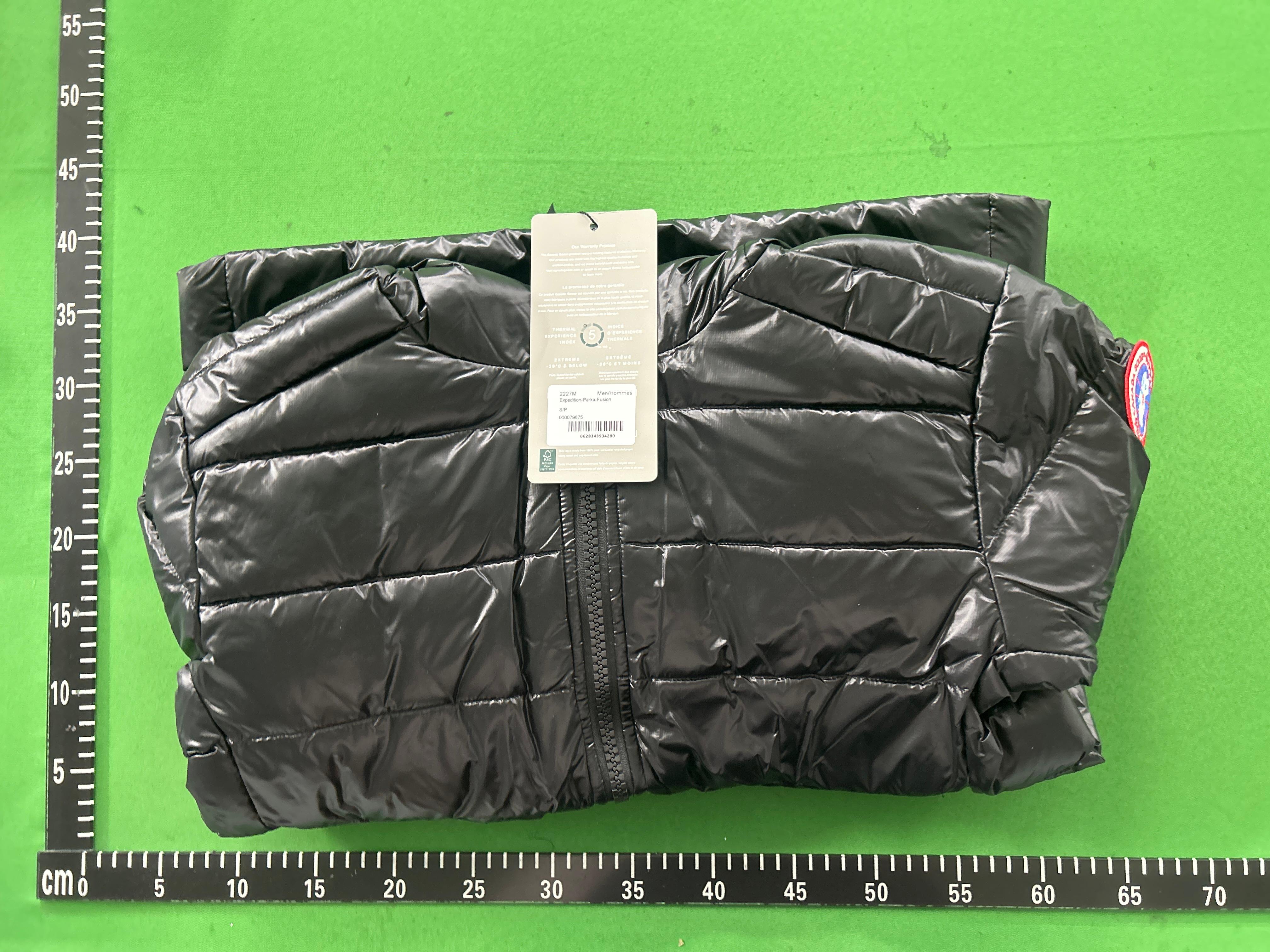 Foto QC 1 de Canada Goose Crofton Hooded Puffer Jacket Down Black
