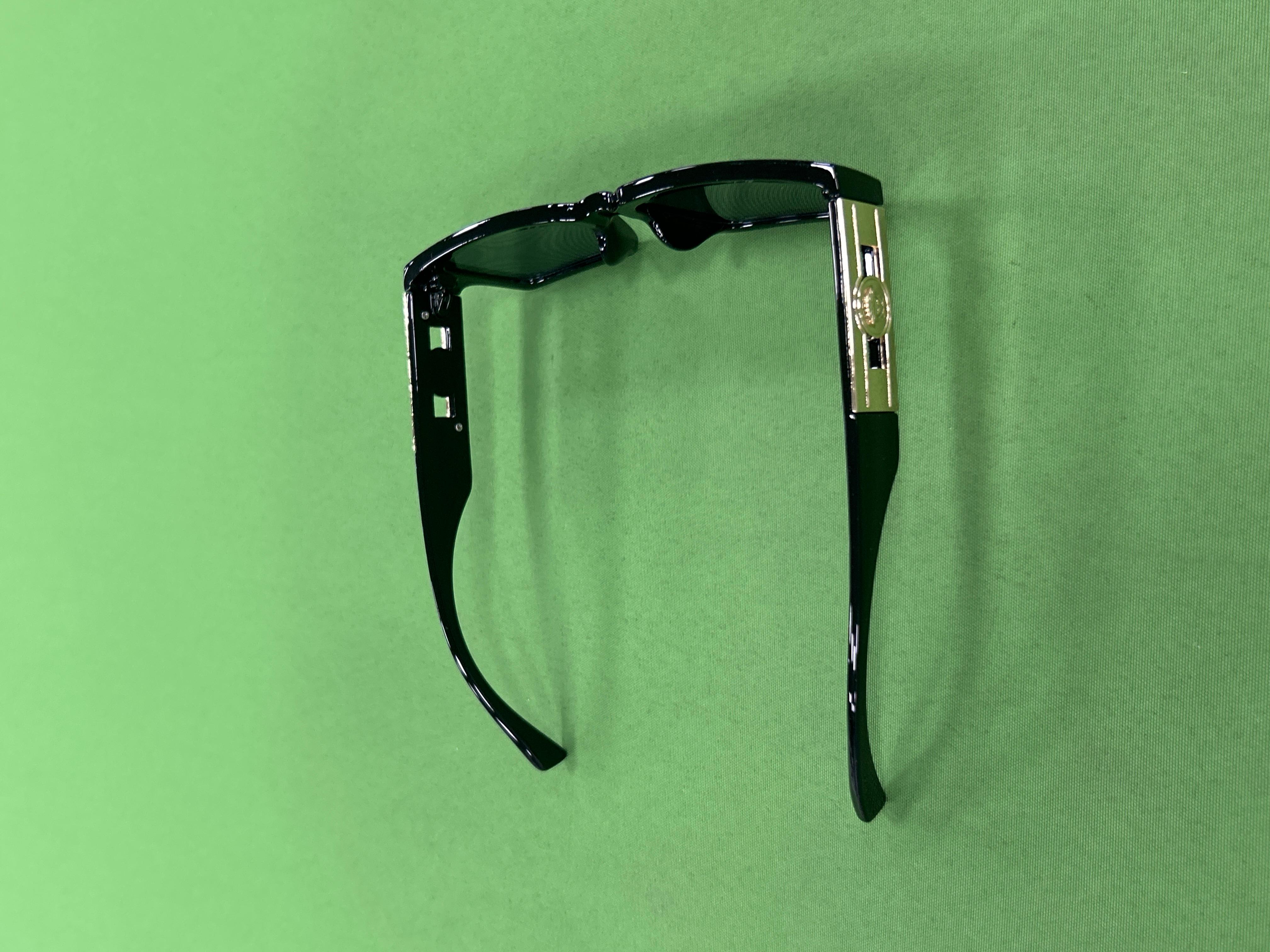 Foto QC 1 de Versace Rectangle Acetate Sunglasses Grey Black (LH197 18050-12)
