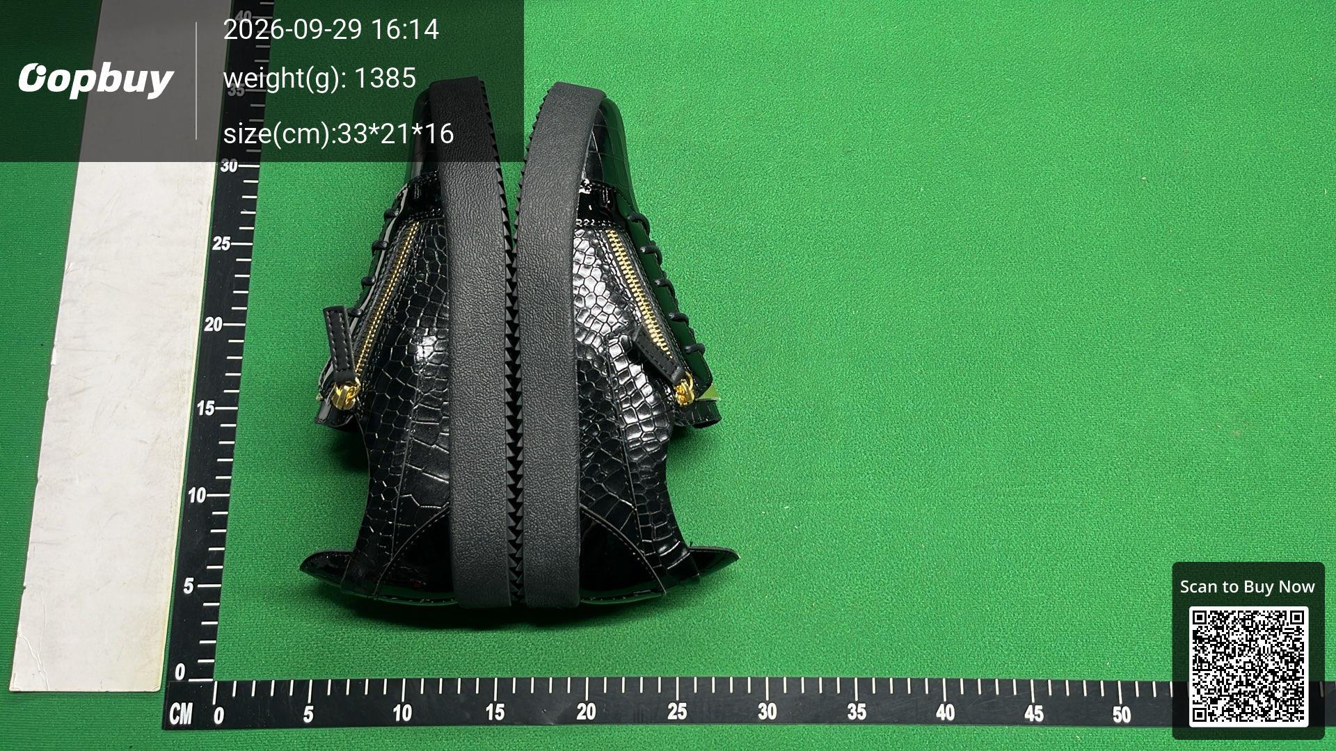 Foto QC 5 de Giuseppe Zanotti Frankie Leather Low Top Sneakers Black Patent Gold Zips
