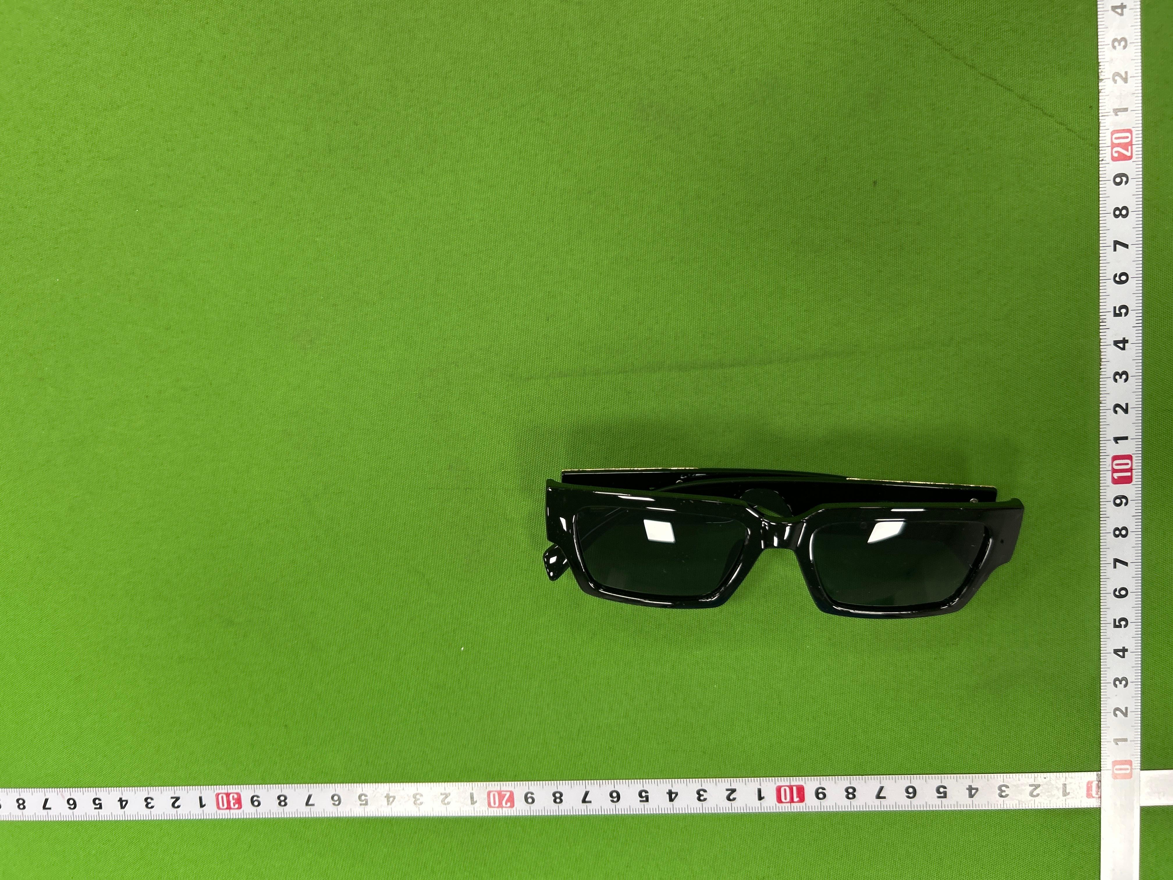 Foto QC 3 de Versace Rectangle Acetate Sunglasses Grey Black (LH197 18050-12)