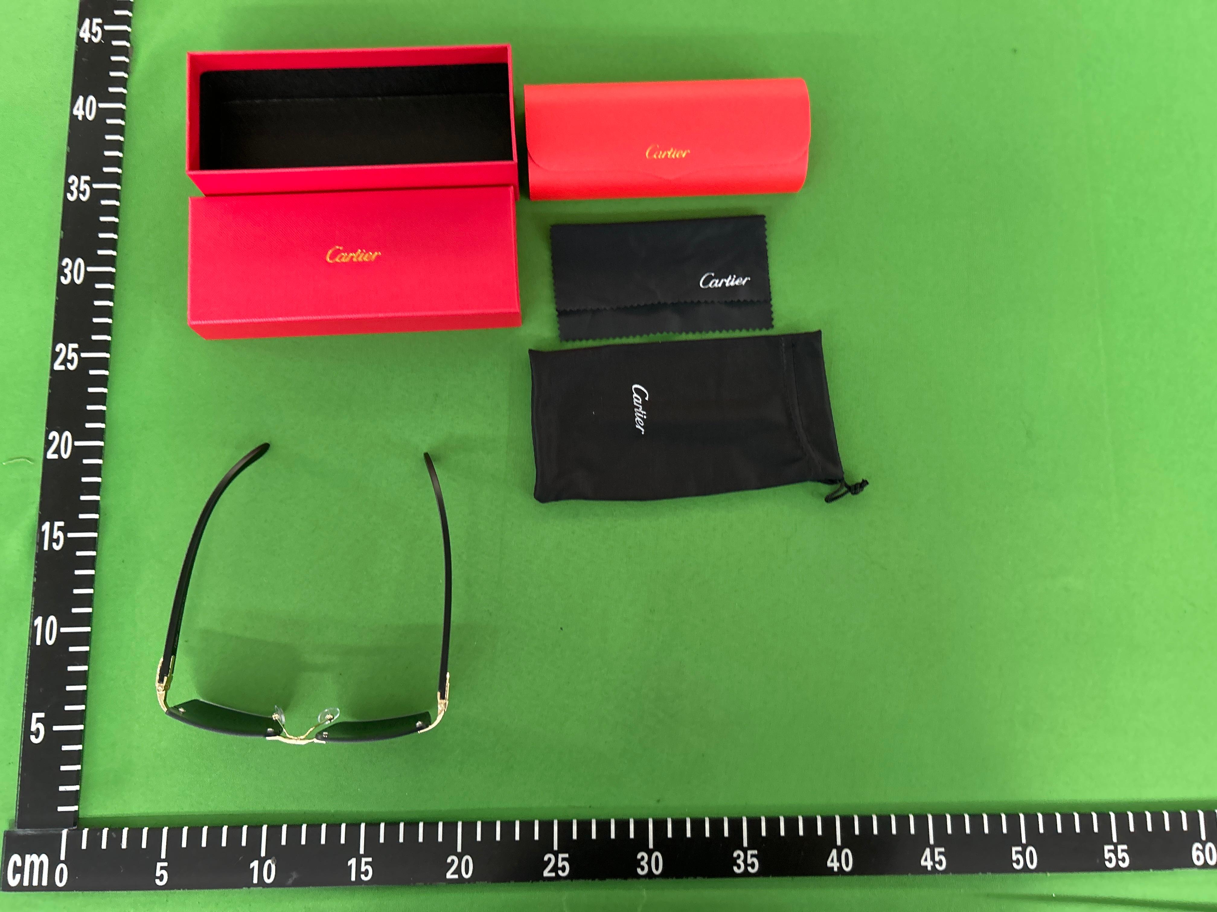 Foto QC 1 de Cartier C Décor Rimless Rectangle Metal Sunglasses Gold Burgundy Grey Gradient (CT0330S)