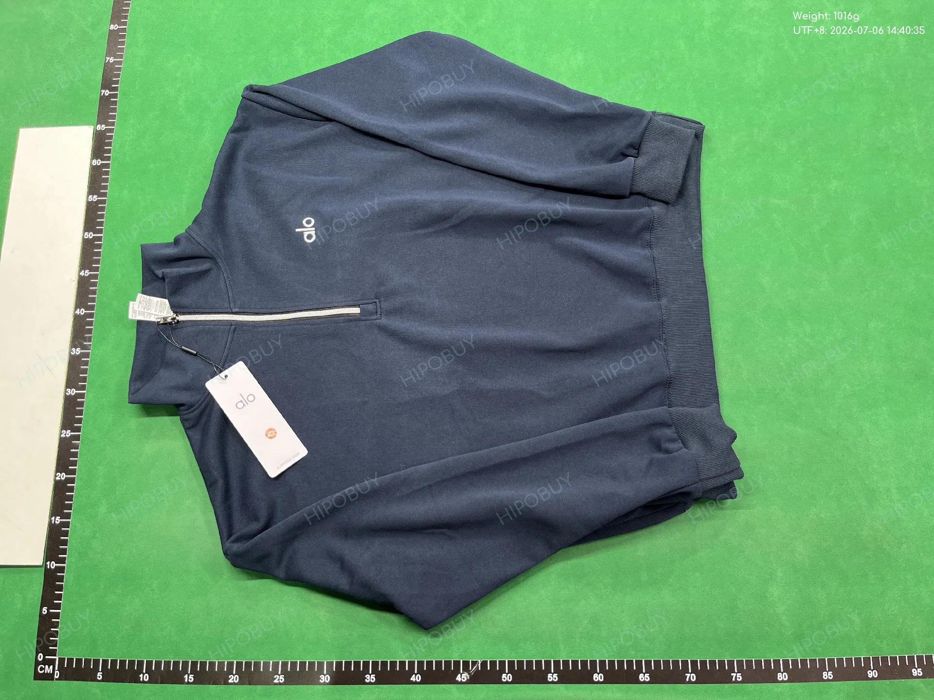 Foto QC 7 de Alo Yoga Accolade Set 2-Piece Navy