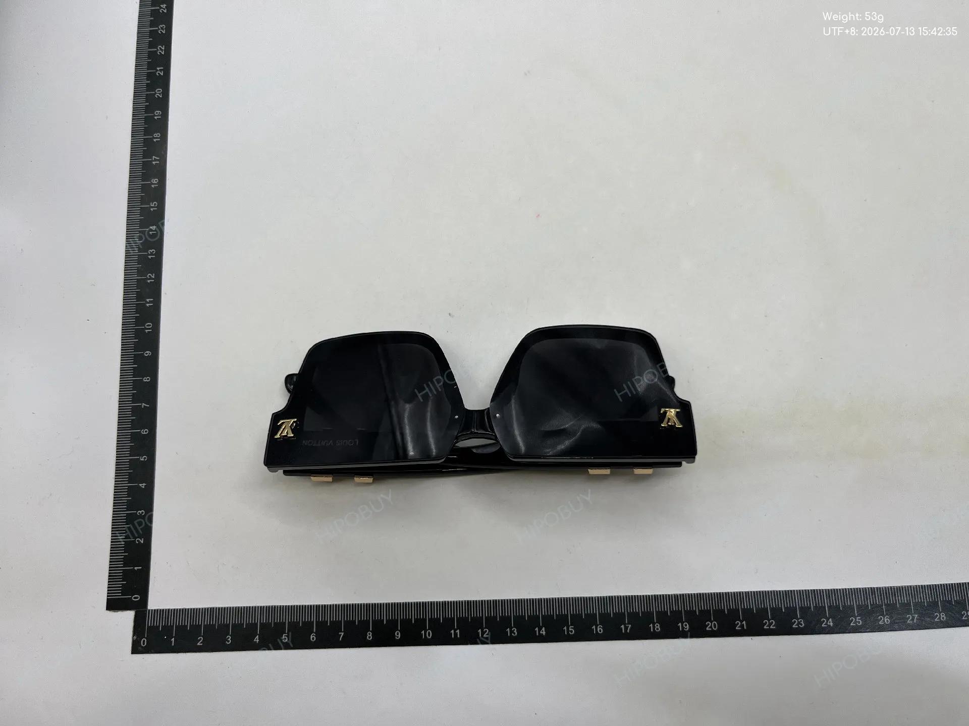 Foto QC 1 de Louis Vuitton Square-Frame Acetate Sunglasses Black Purple (Z1478W)