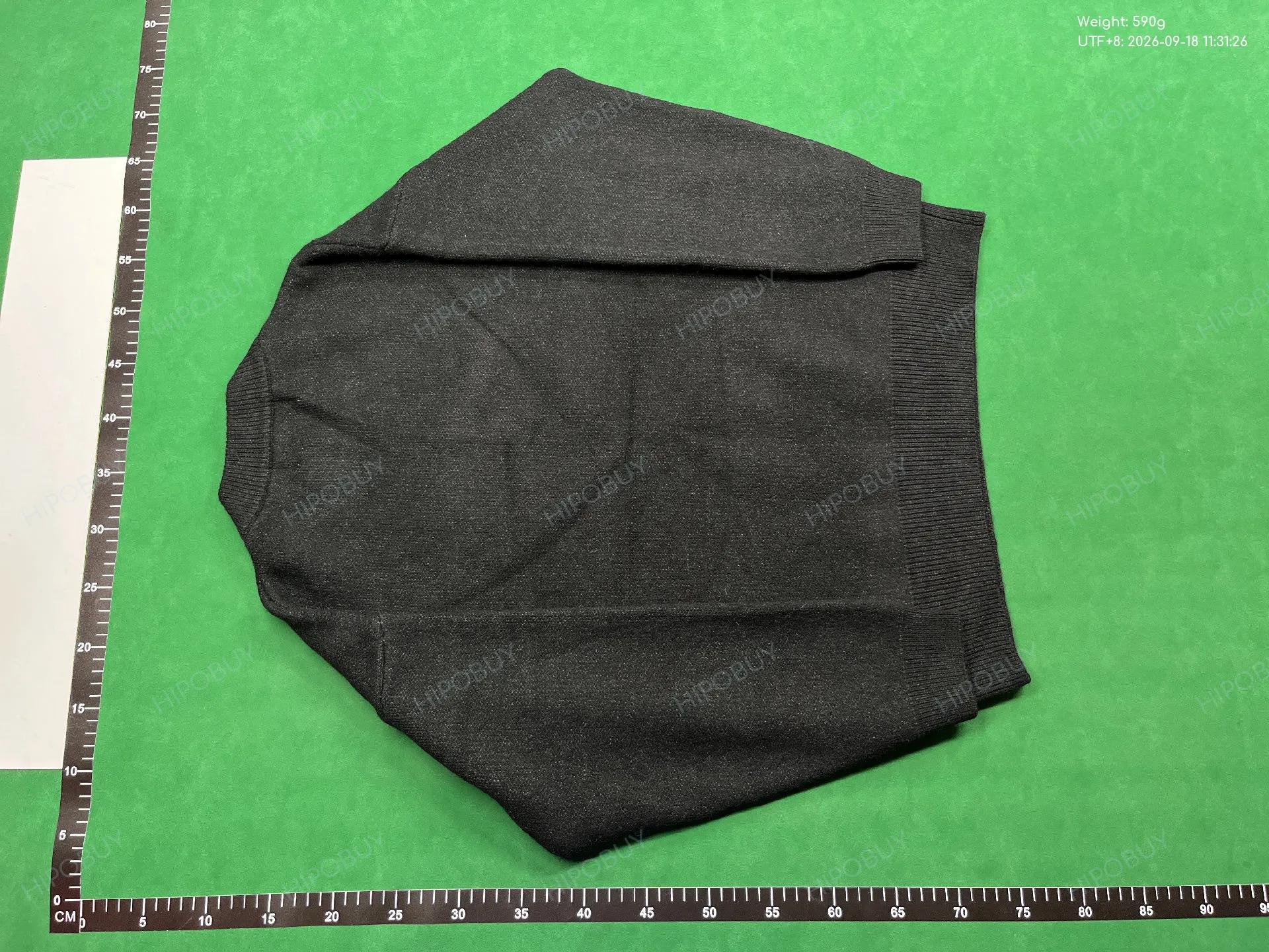 Foto QC 3 de Saint Laurent 90s Crewneck Sweater Logo Mohair-Blend Black White
