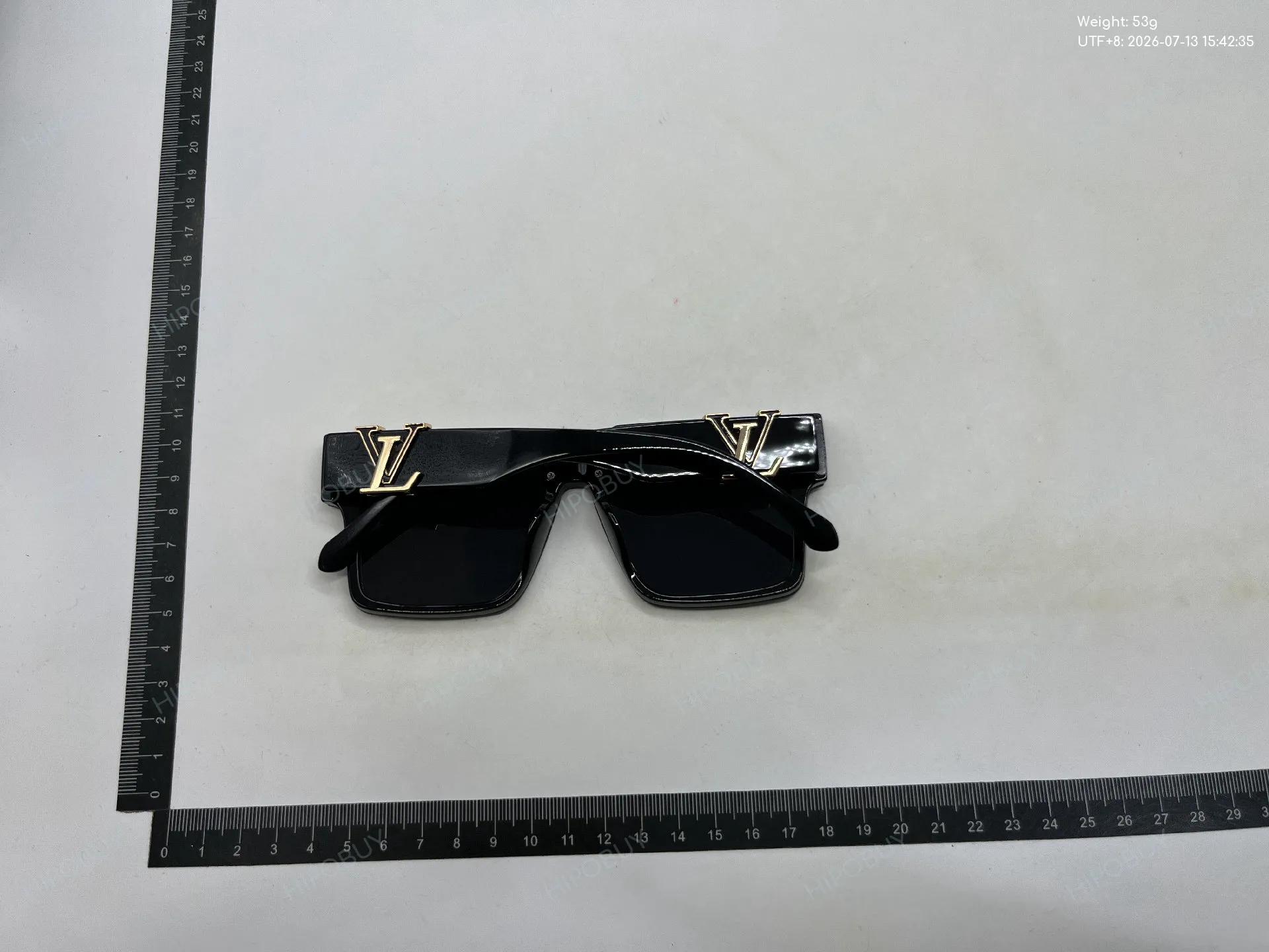 Foto QC 2 de Louis Vuitton Square-Frame Acetate Sunglasses Black Purple (Z1478W)