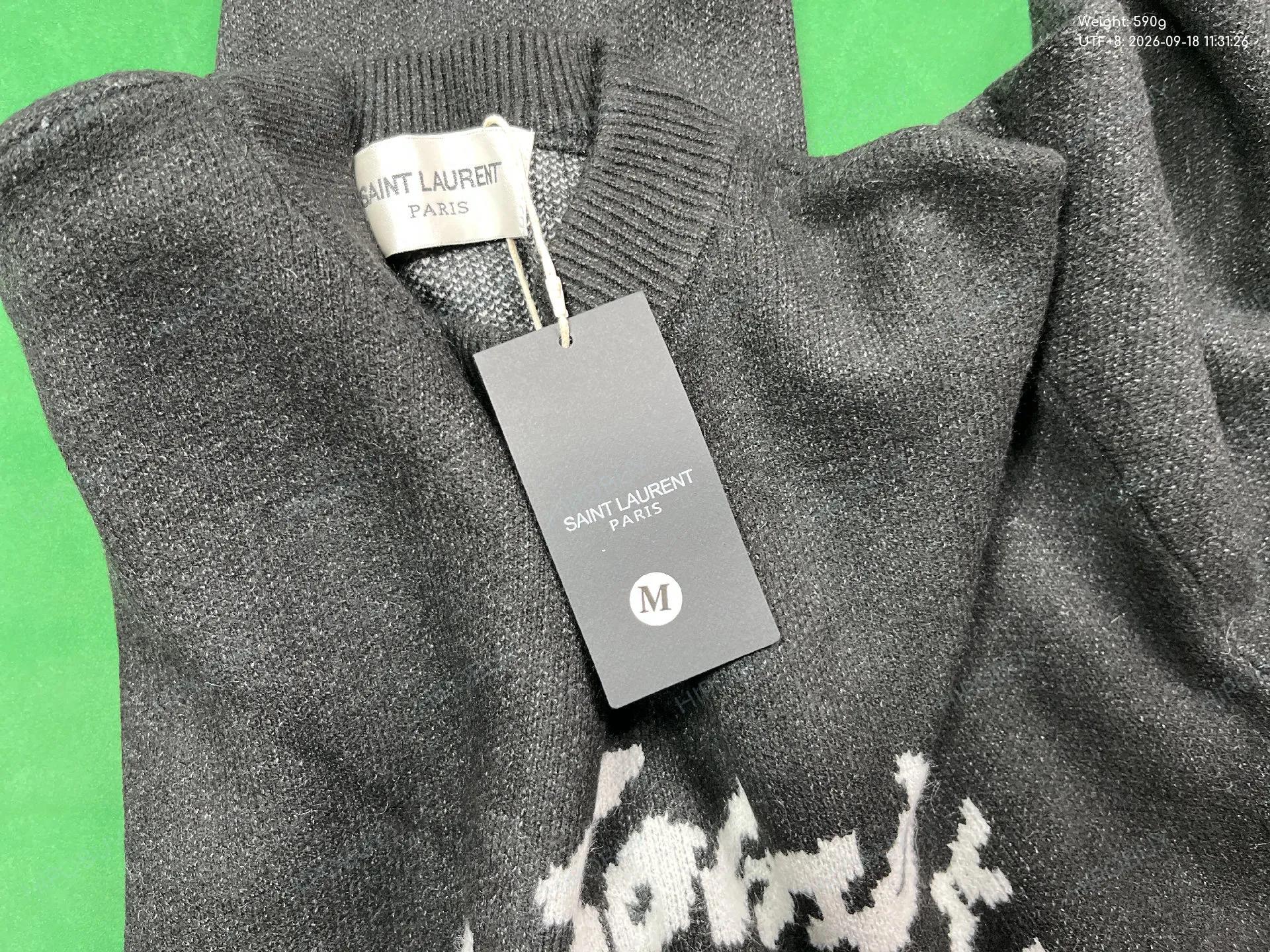 Foto QC 1 de Saint Laurent 90s Crewneck Sweater Logo Mohair-Blend Black White