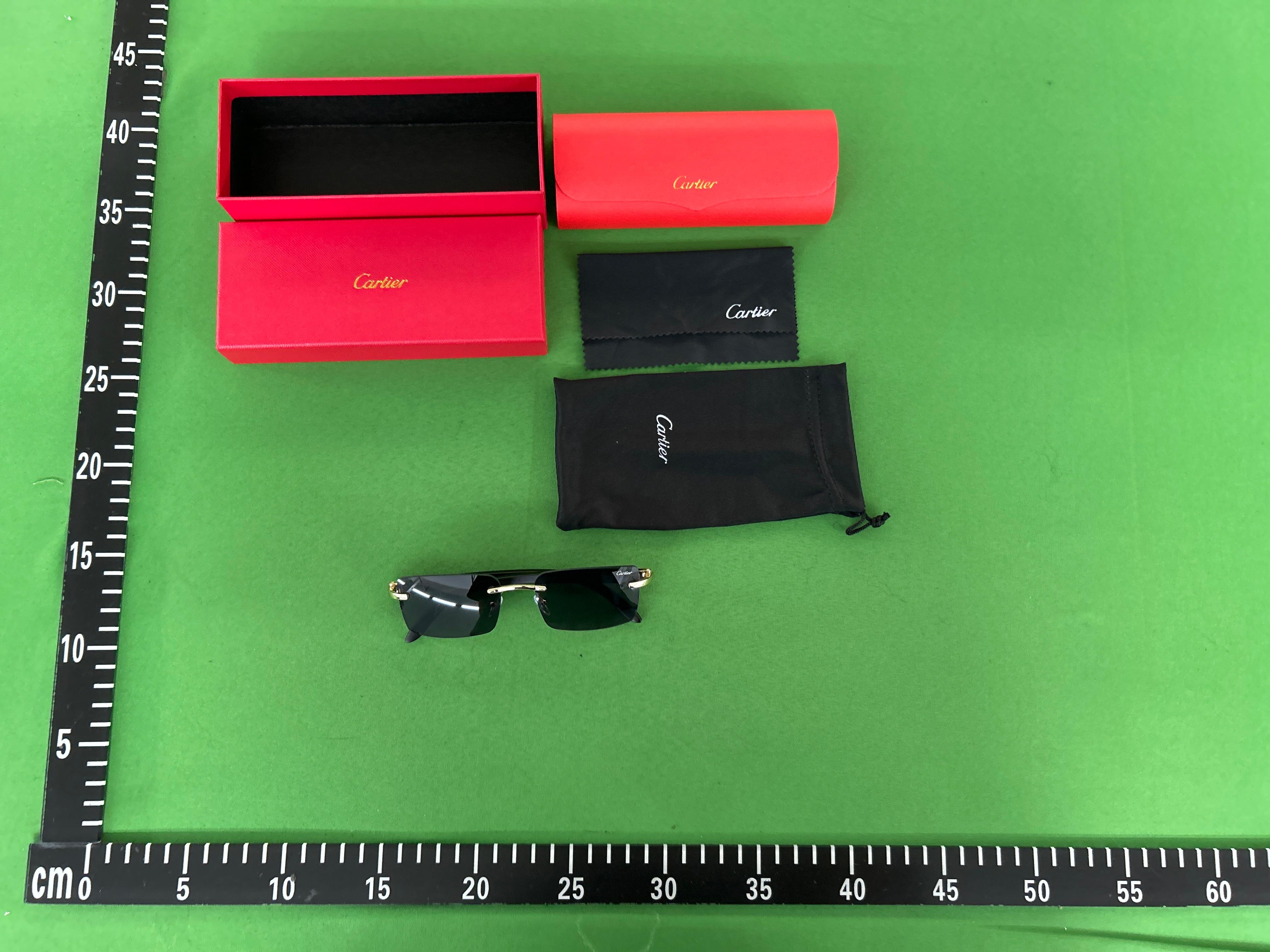 Foto QC 3 de Cartier C Décor Rimless Rectangle Metal Sunglasses Gold Burgundy Grey Gradient (CT0330S)
