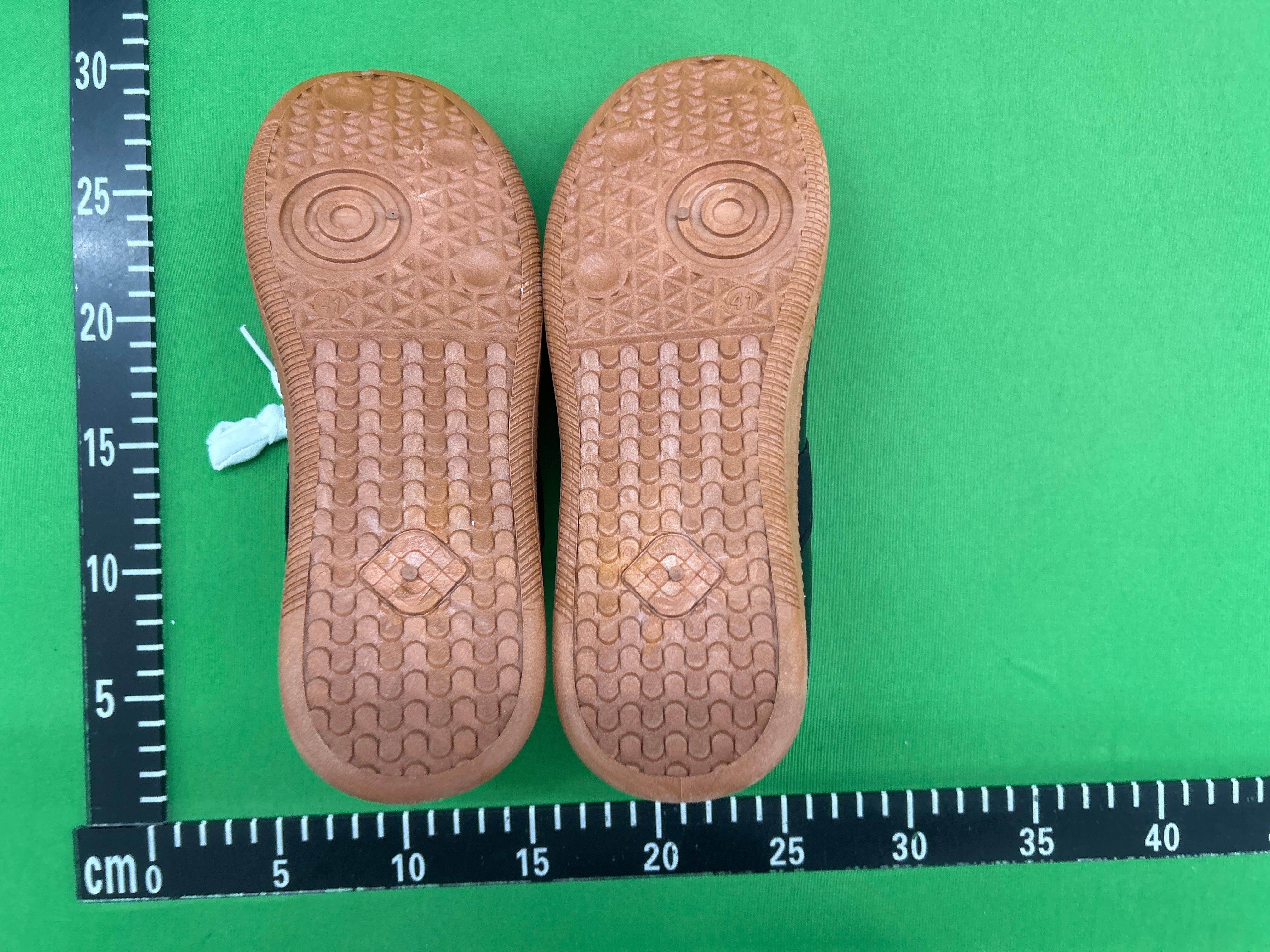 Foto QC 3 de Unbranded German Army Trainer Retro