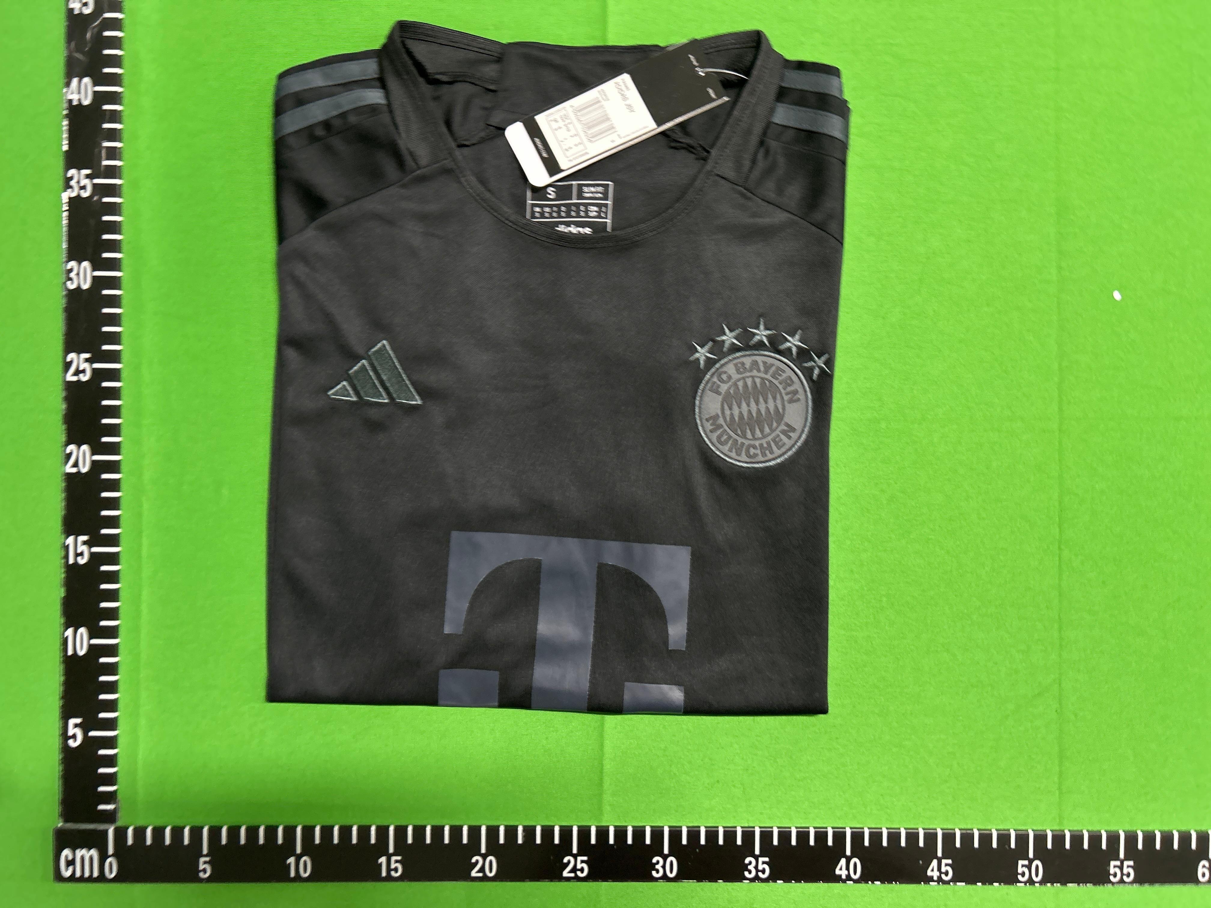 Foto QC 8 de Jordan x Paris Saint-Germain 2018/19 Elephant Print Pre-Match Jersey Black