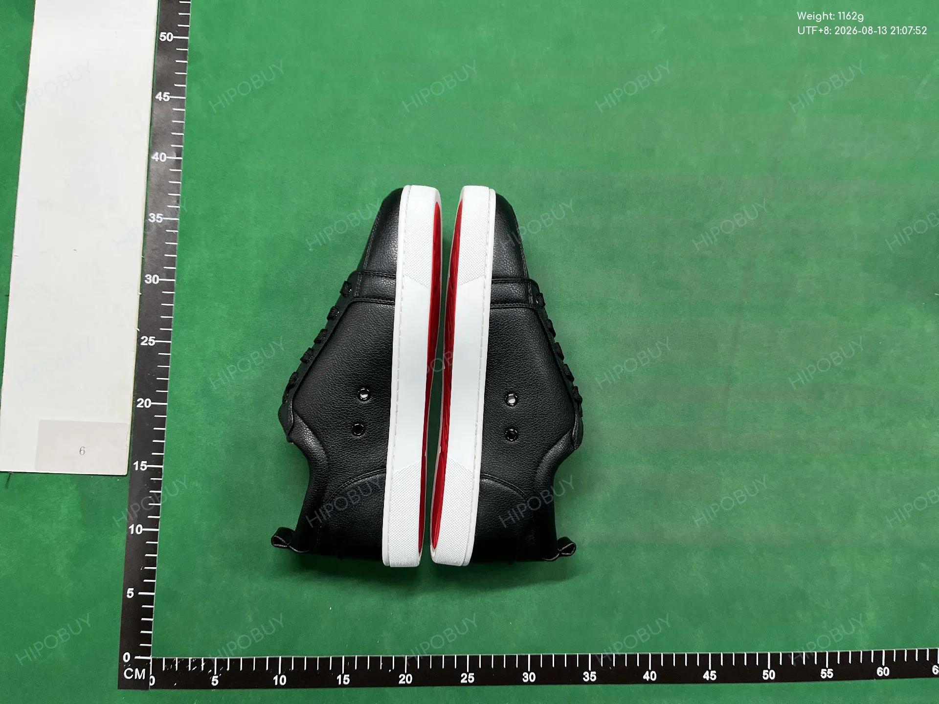 Foto QC 4 de Christian Louboutin Louis Junior Suede Low Top Sneakers Script Logo Black