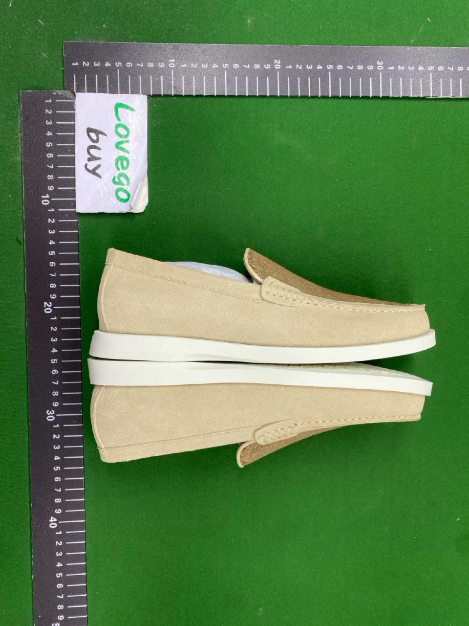 Foto QC 5 de Dior Loafers Suede Logo Plaque Beige