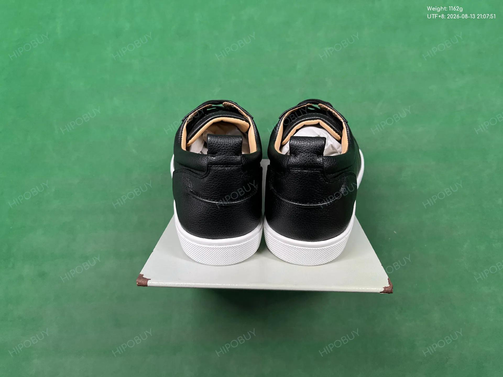 Foto QC 3 de Christian Louboutin Louis Junior Suede Low Top Sneakers Script Logo Black