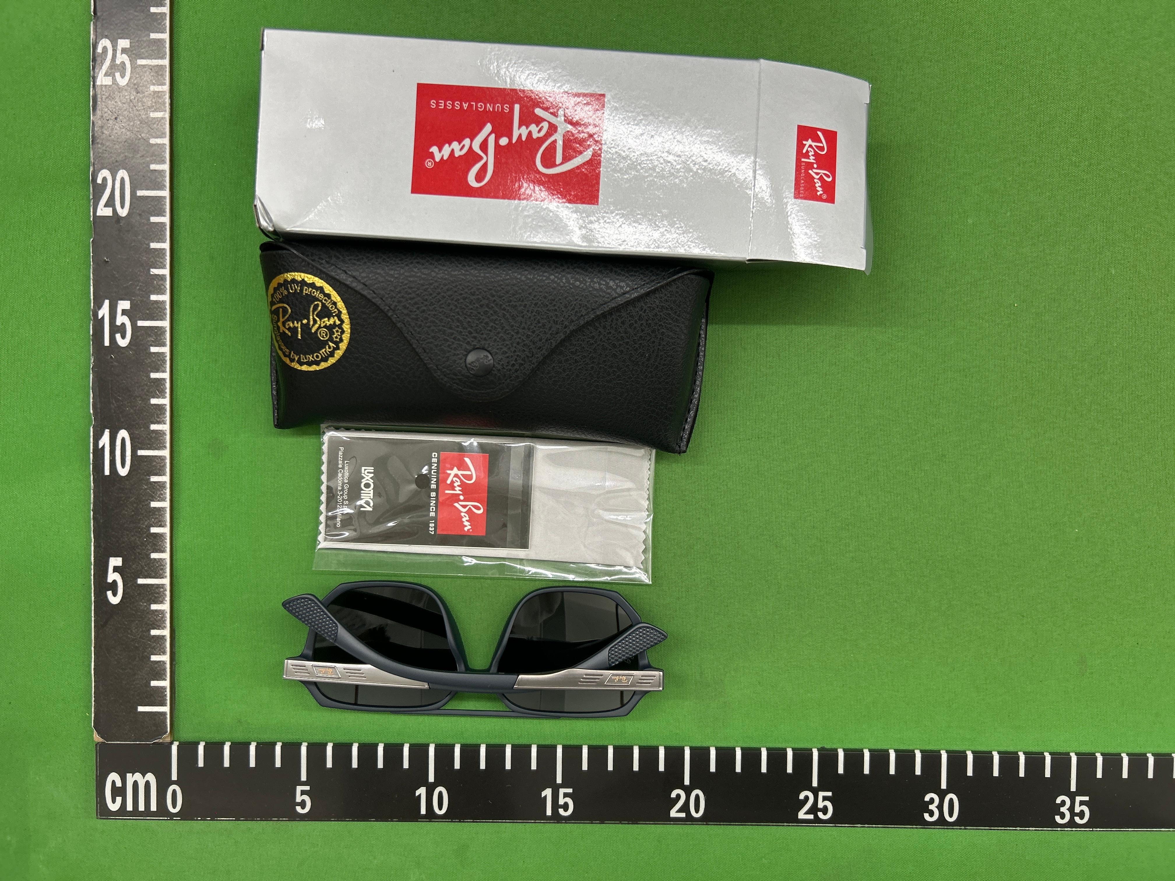 Foto QC 4 de Ray-Ban Wayfarer Acetate Sunglasses Matte Brown Brown Polarized (RB2132)