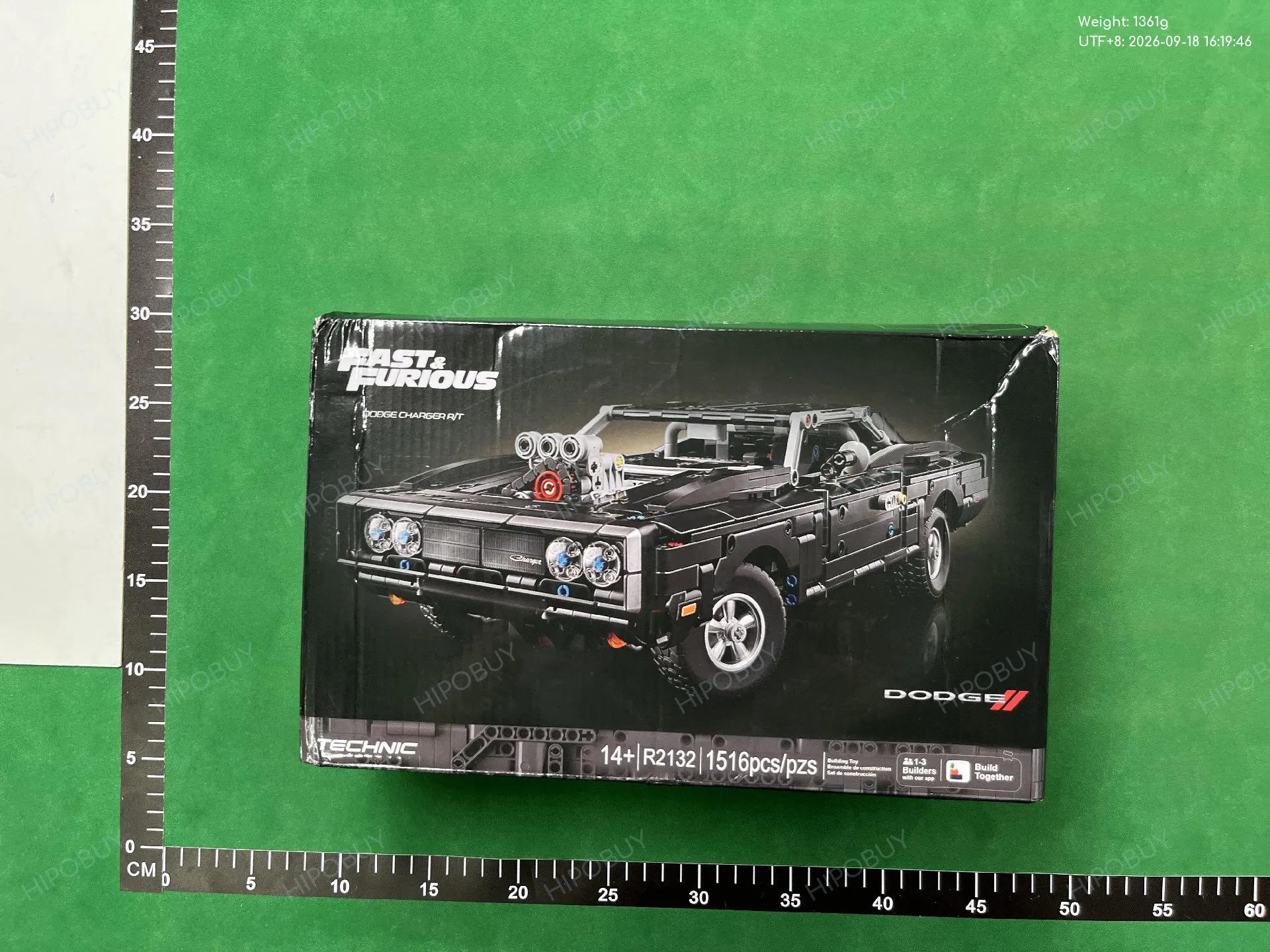 Foto QC 3 de LEGO Fast and Furious Technic Dodge Charger R/T Plastic Figure