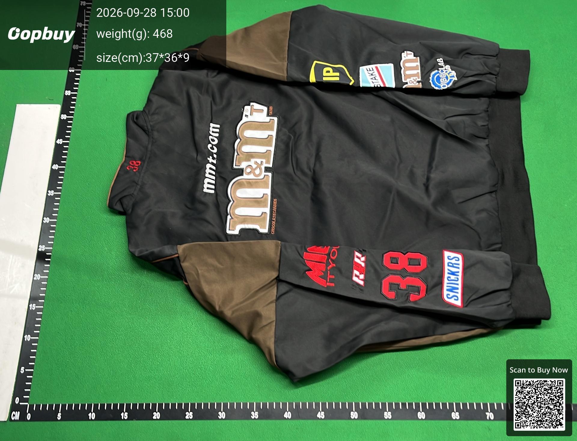 Foto QC 3 de Looney Tunes Bugs Bunny Varsity Jacket Oversized Black White