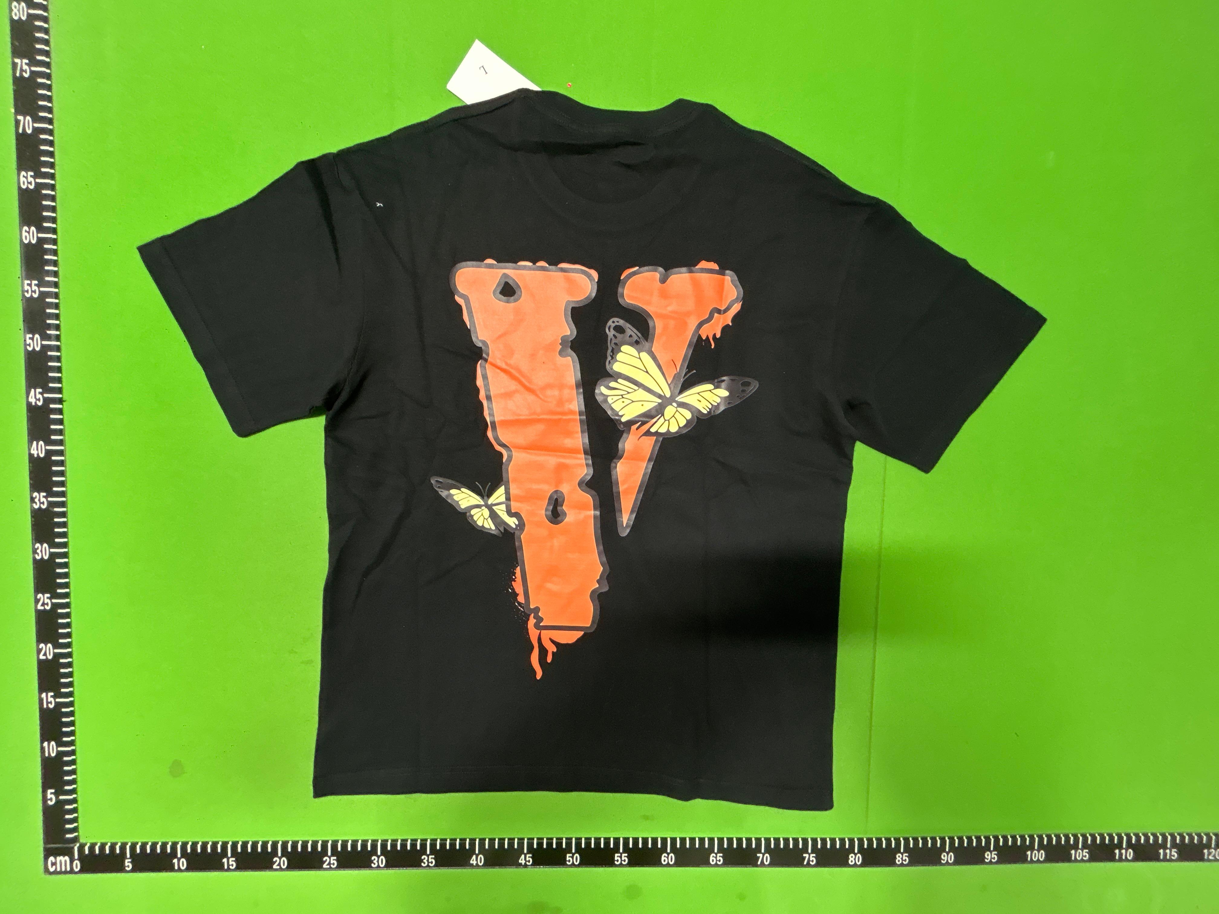 Foto QC 8 de Vlone Naruto Sasuke Akatsuki V Logo T-shirt White