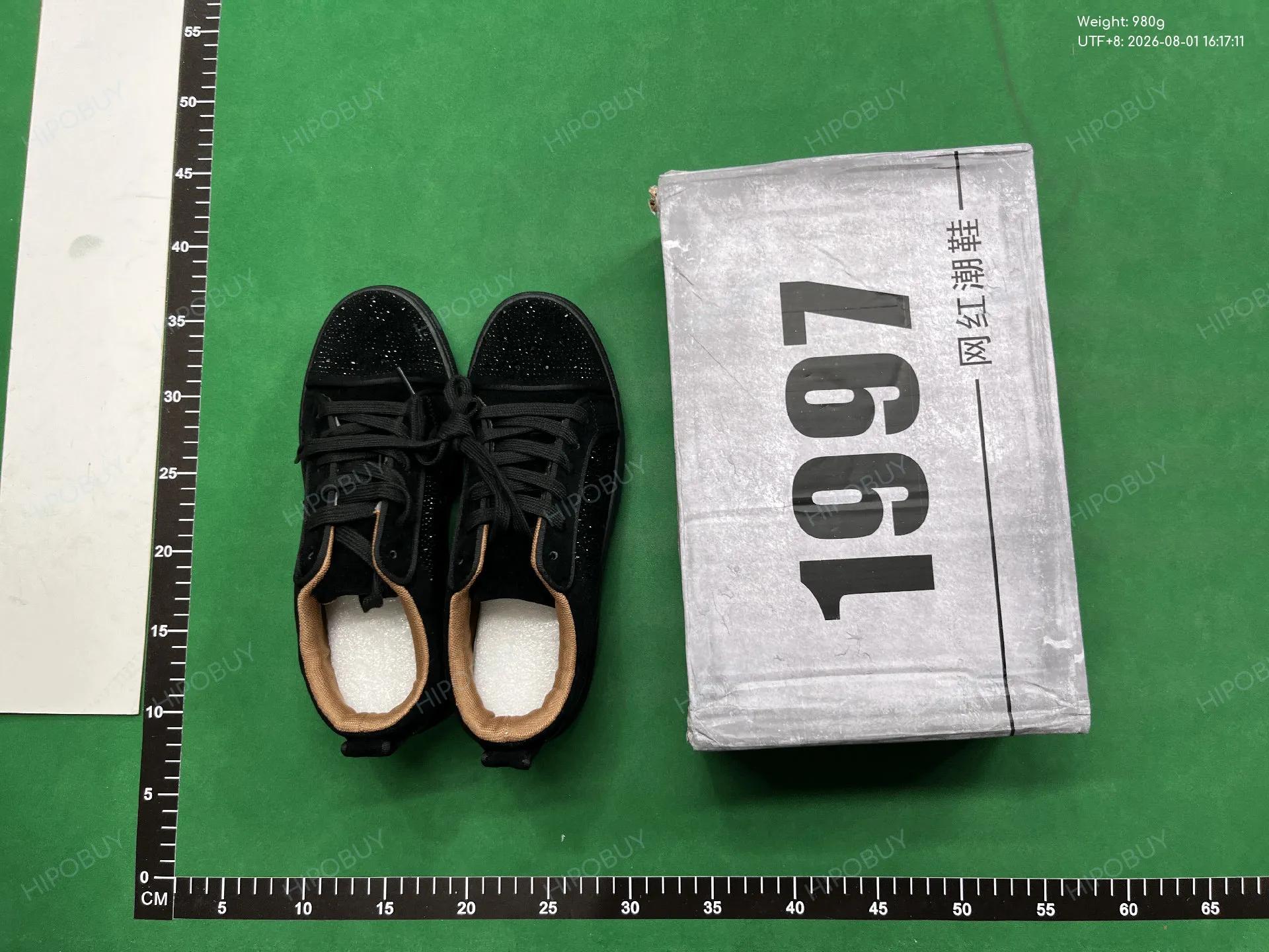 Foto QC 1 de Christian Louboutin Louis Junior Suede Low Sneakers Black Strass