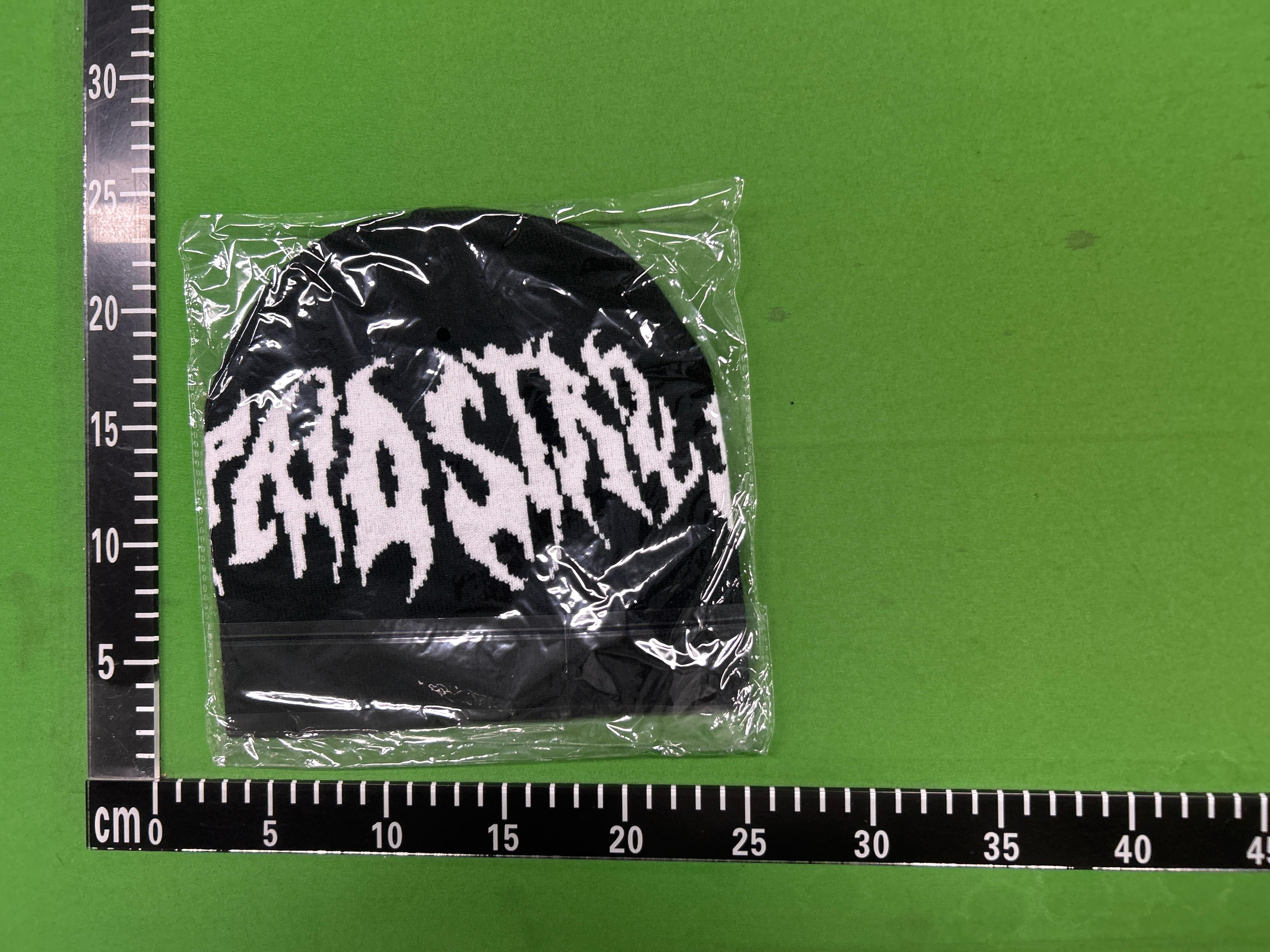 Foto QC 3 de Unbranded Gothic Letter Beanie Grey