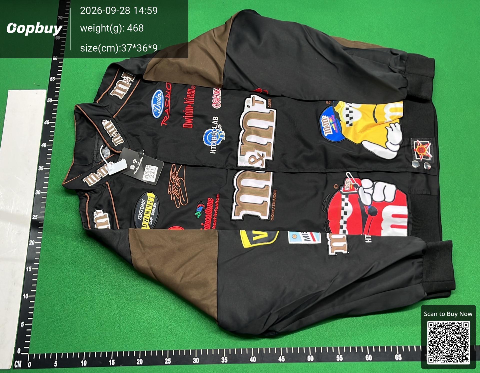 Foto QC 2 de Looney Tunes Bugs Bunny Varsity Jacket Oversized Black White