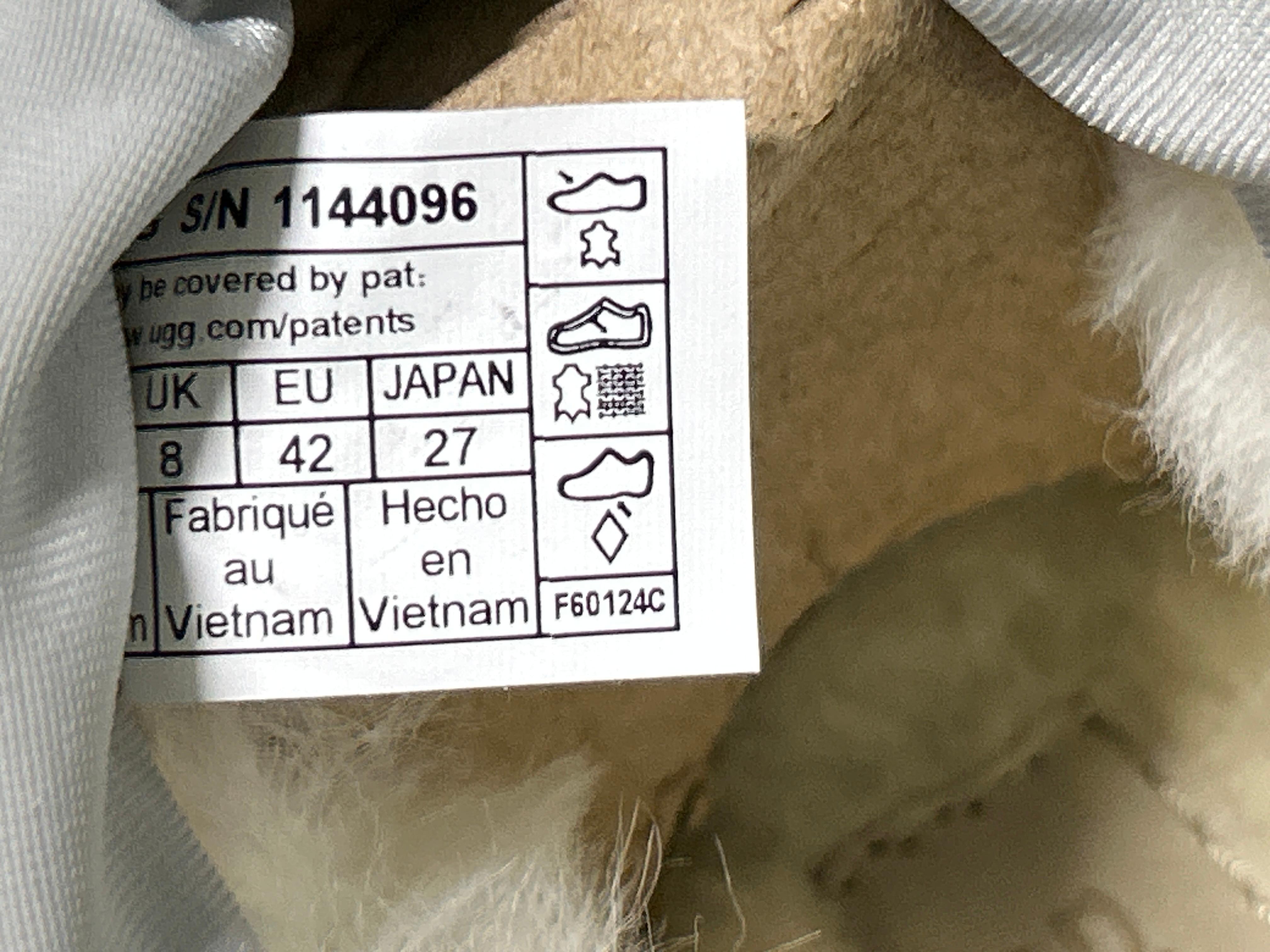 Foto QC 5 de UGG Tazz Suede Palace Black Camo 1122553-BLK