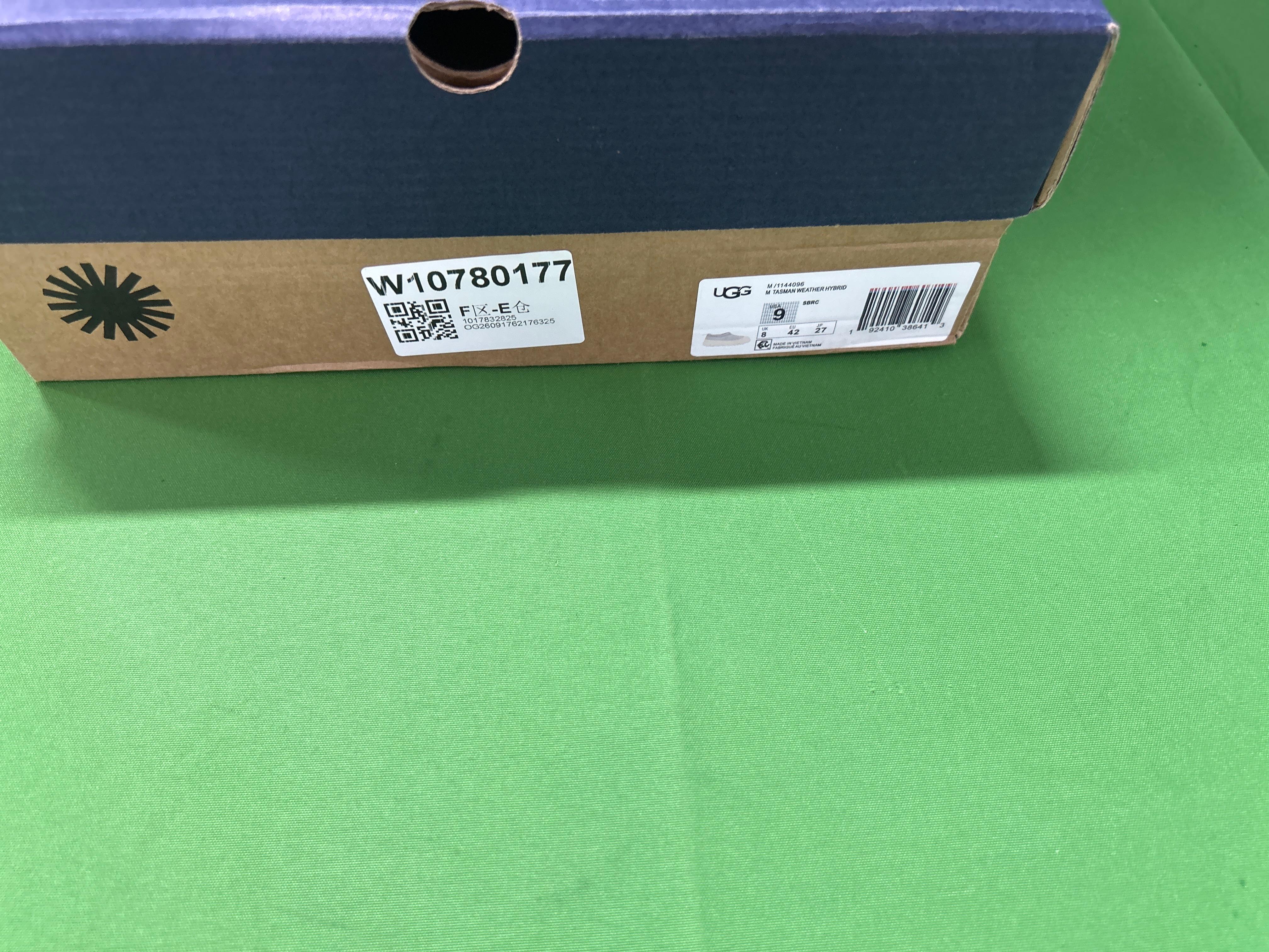 Foto QC 1 de UGG Tazz Suede Palace Black Camo 1122553-BLK