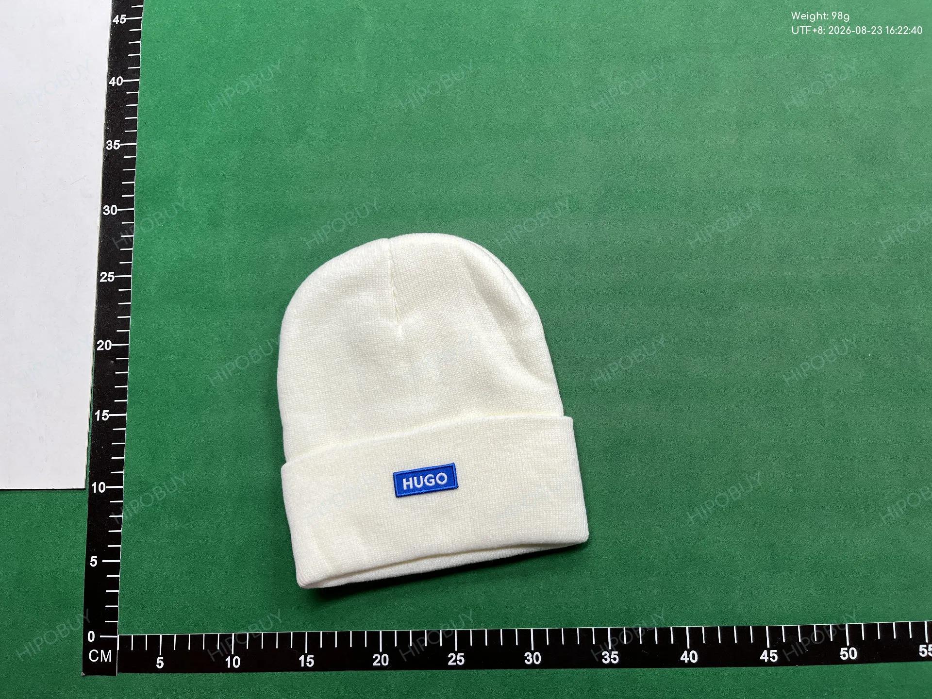 Foto QC 8 de Paris Saint-Germain Logo Beanie White