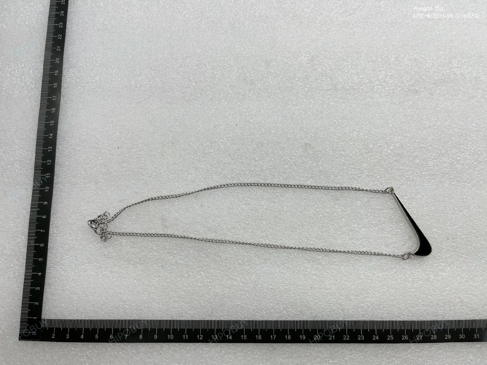 Foto QC 3 de Unbranded Crayon Shin-chan Pendant Necklace Metal Silver