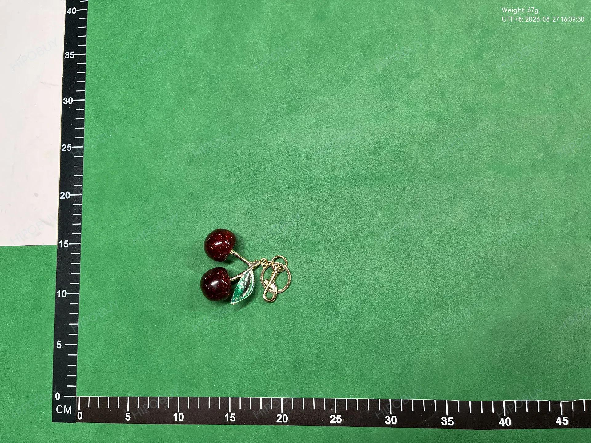 Foto QC 3 de Cherry Keychain Red