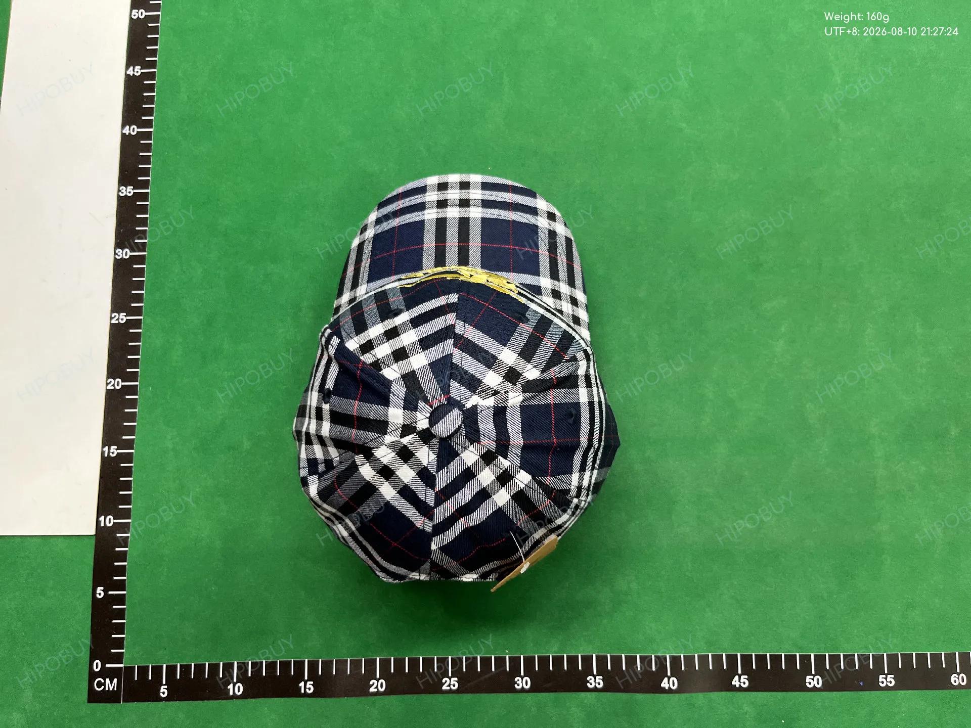Foto QC 5 de Burberry TB Monogram Vintage Check Cap Archive Beige