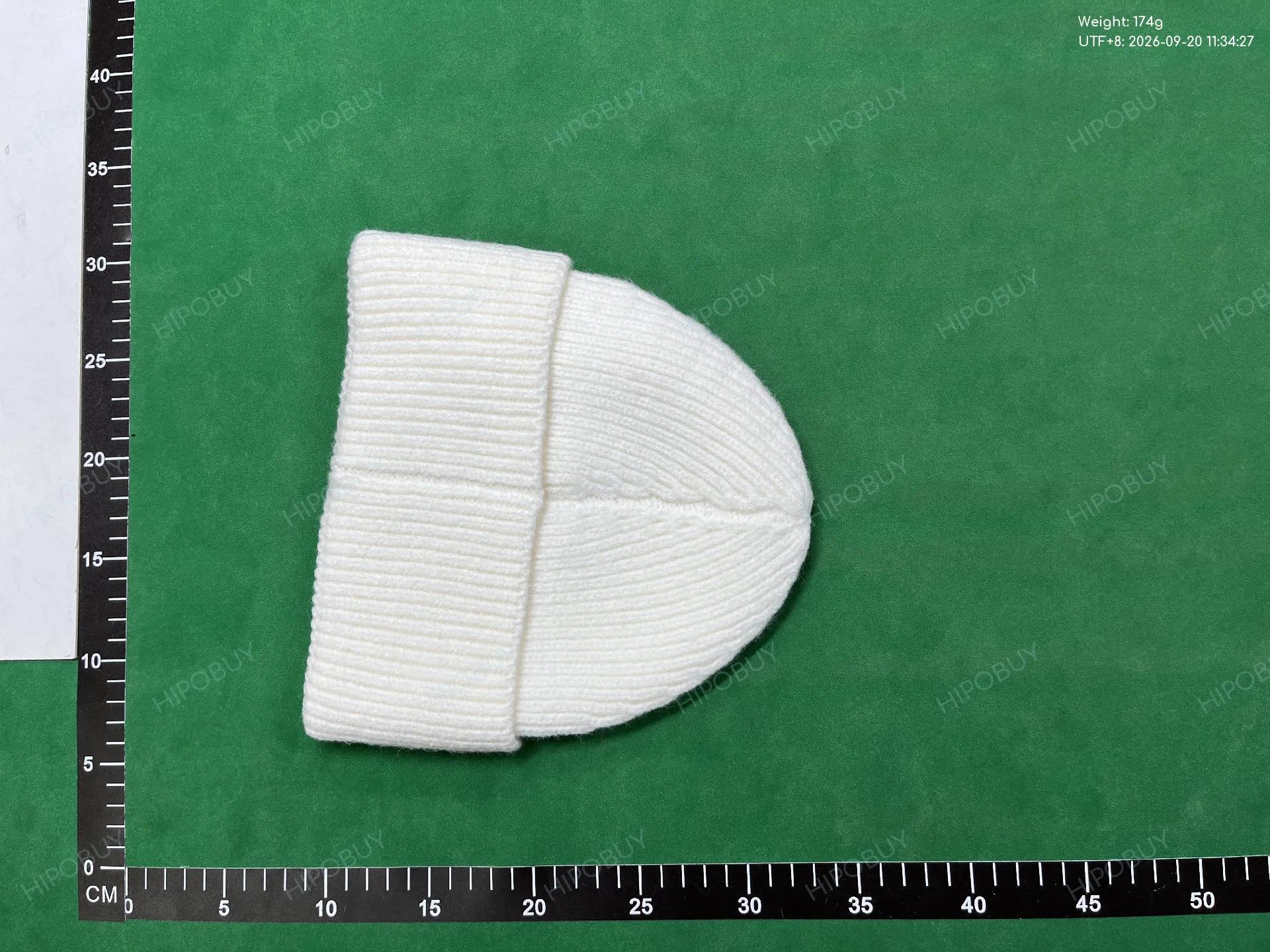 Foto QC 2 de Ami Paris Ami de Coeur Beanie Grey