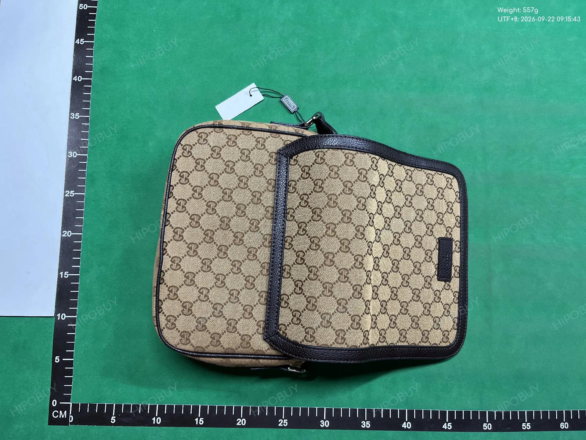 Foto QC 5 de Gucci Messenger Bag Black GG Canvas
