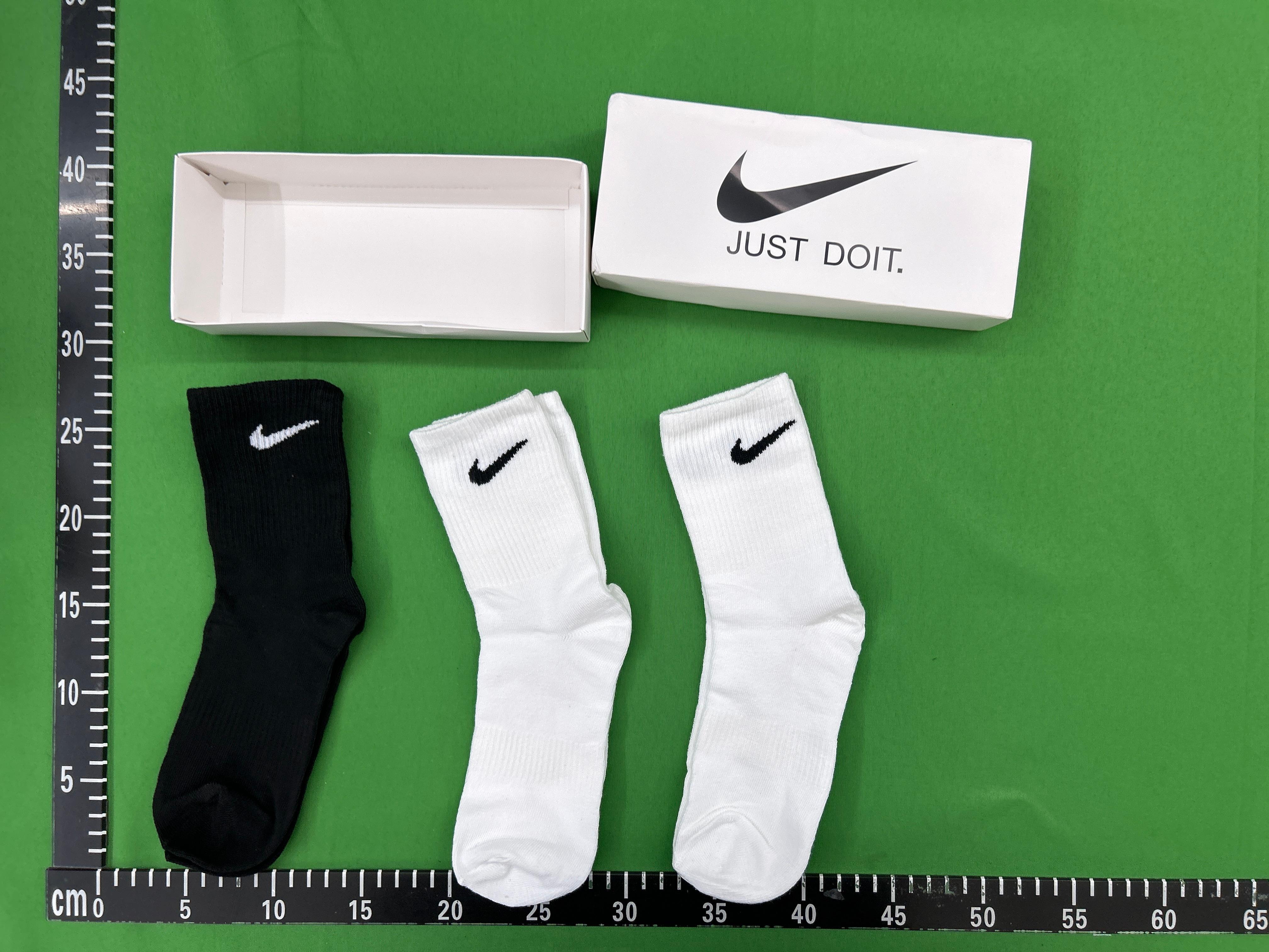 Foto QC 6 de Nike Crew Socks Swoosh White Black
