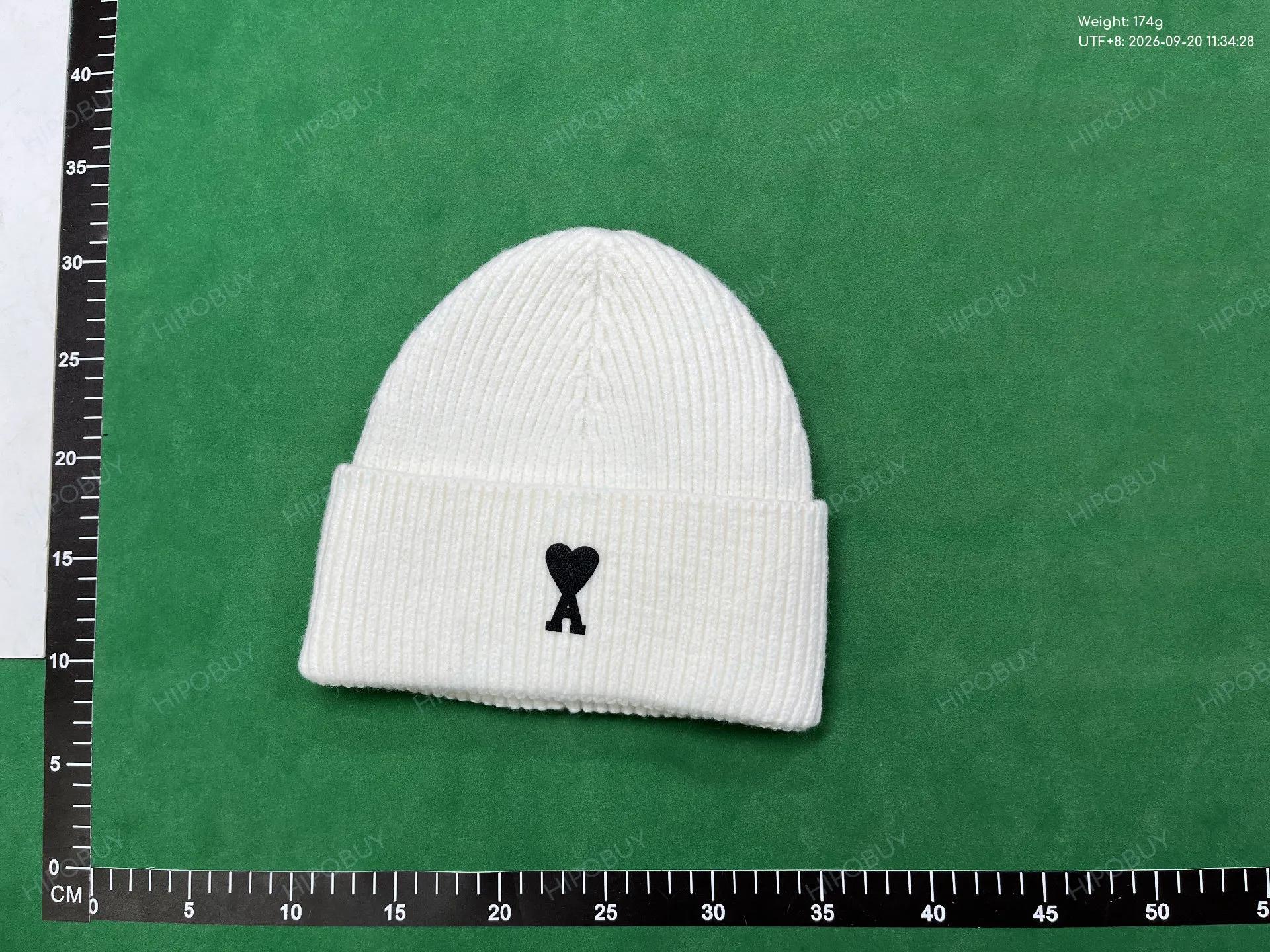 Foto QC 3 de Ami Paris Ami de Coeur Beanie Grey