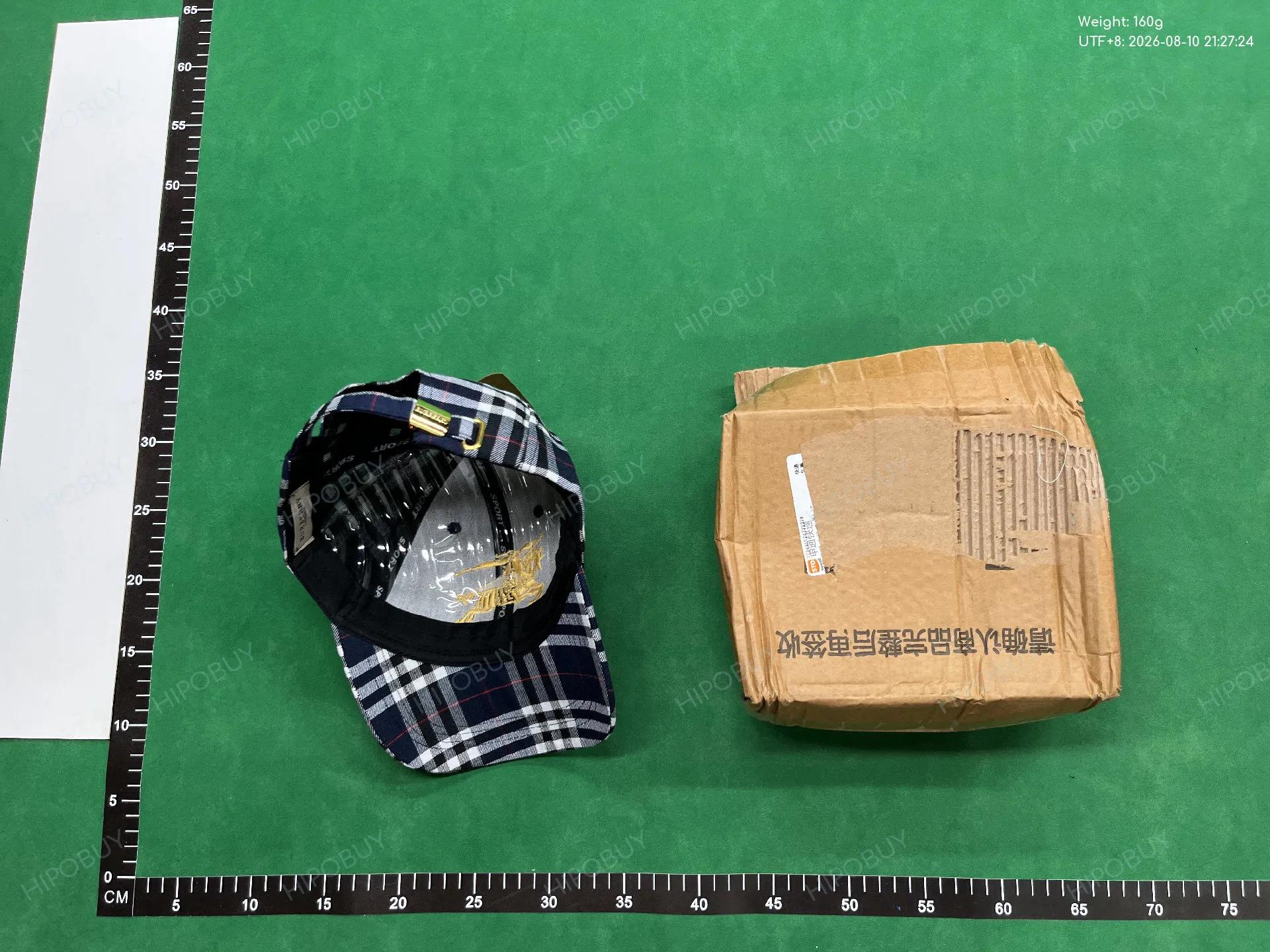 Foto QC 6 de Burberry TB Monogram Vintage Check Cap Archive Beige